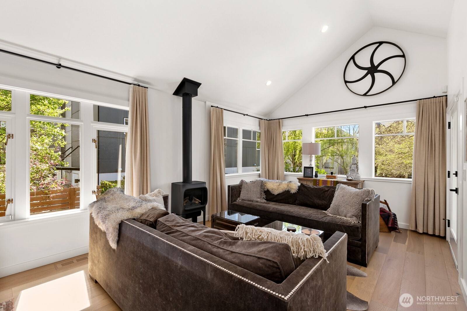 Seattle, WA 98136,5932 California AVE SW