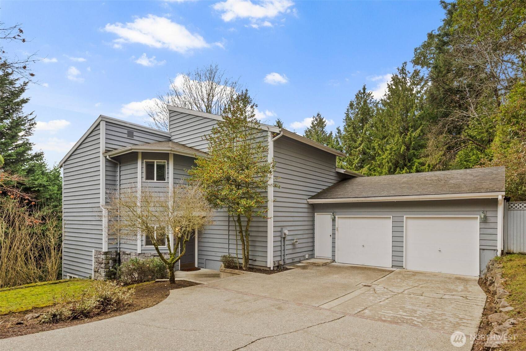Bellevue, WA 98005,2613 PL NE 124th