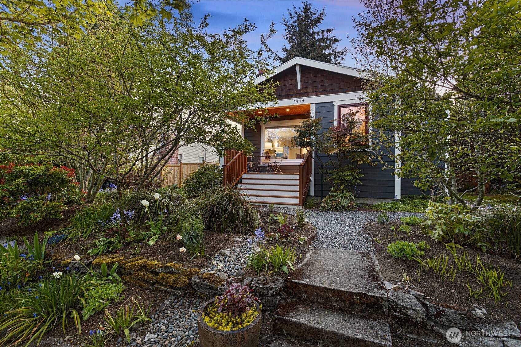 Seattle, WA 98117,7515 29th AVE NW