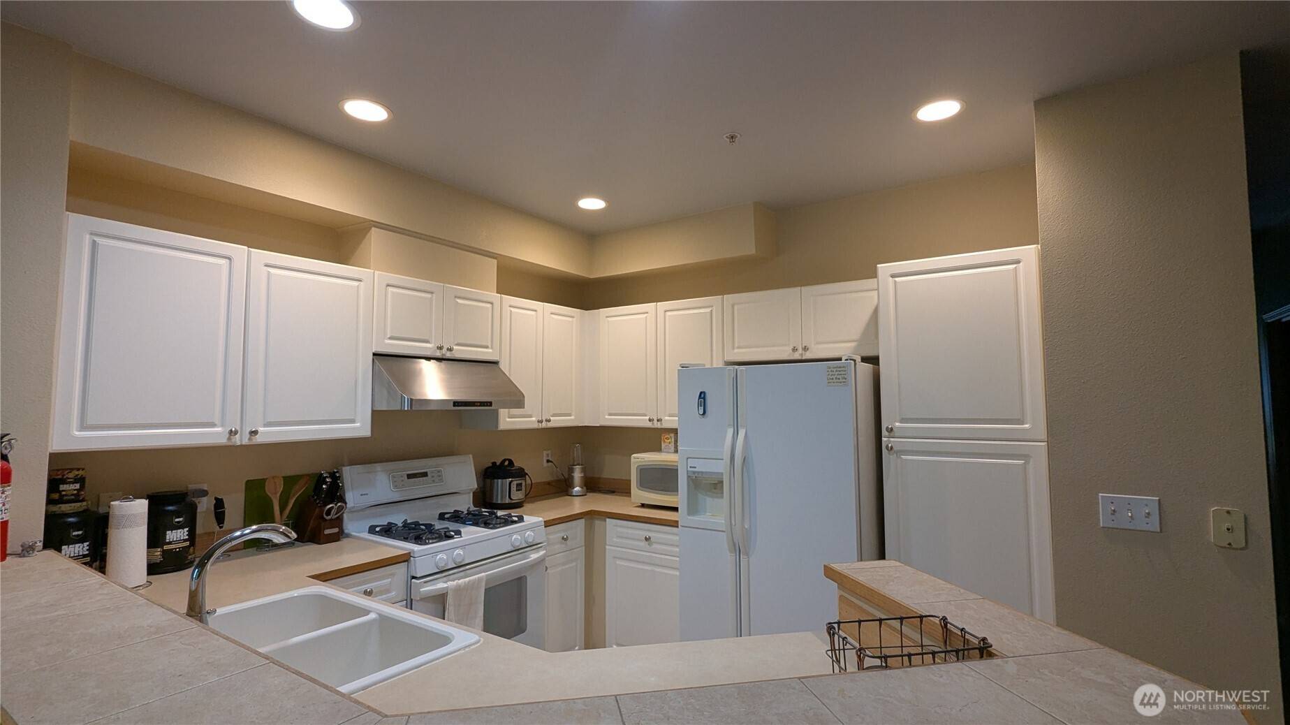 Everett, WA 98204,12530 Admiralty WAY #F-201