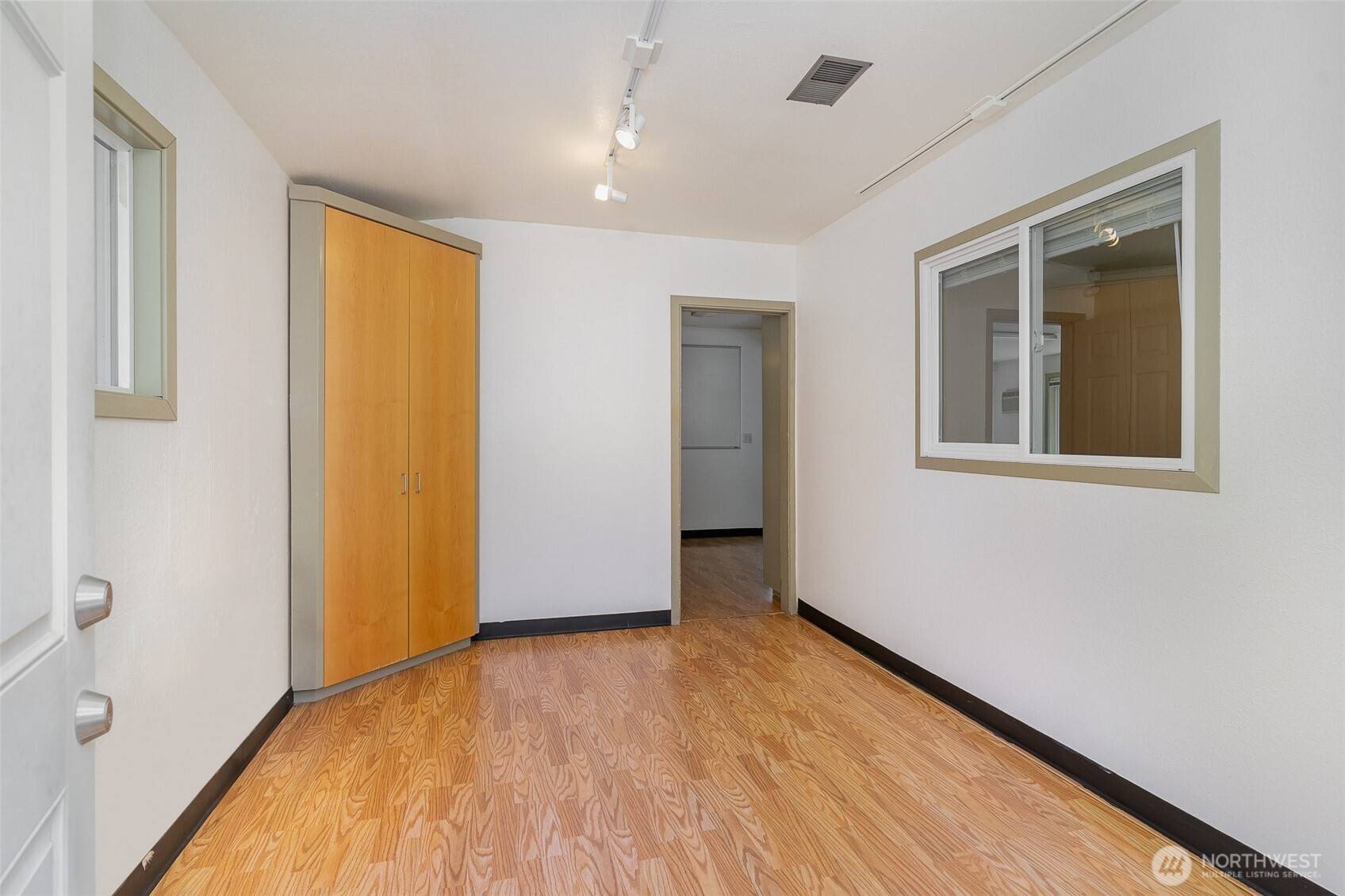 Bellevue, WA 98005,11831 SE 32nd ST