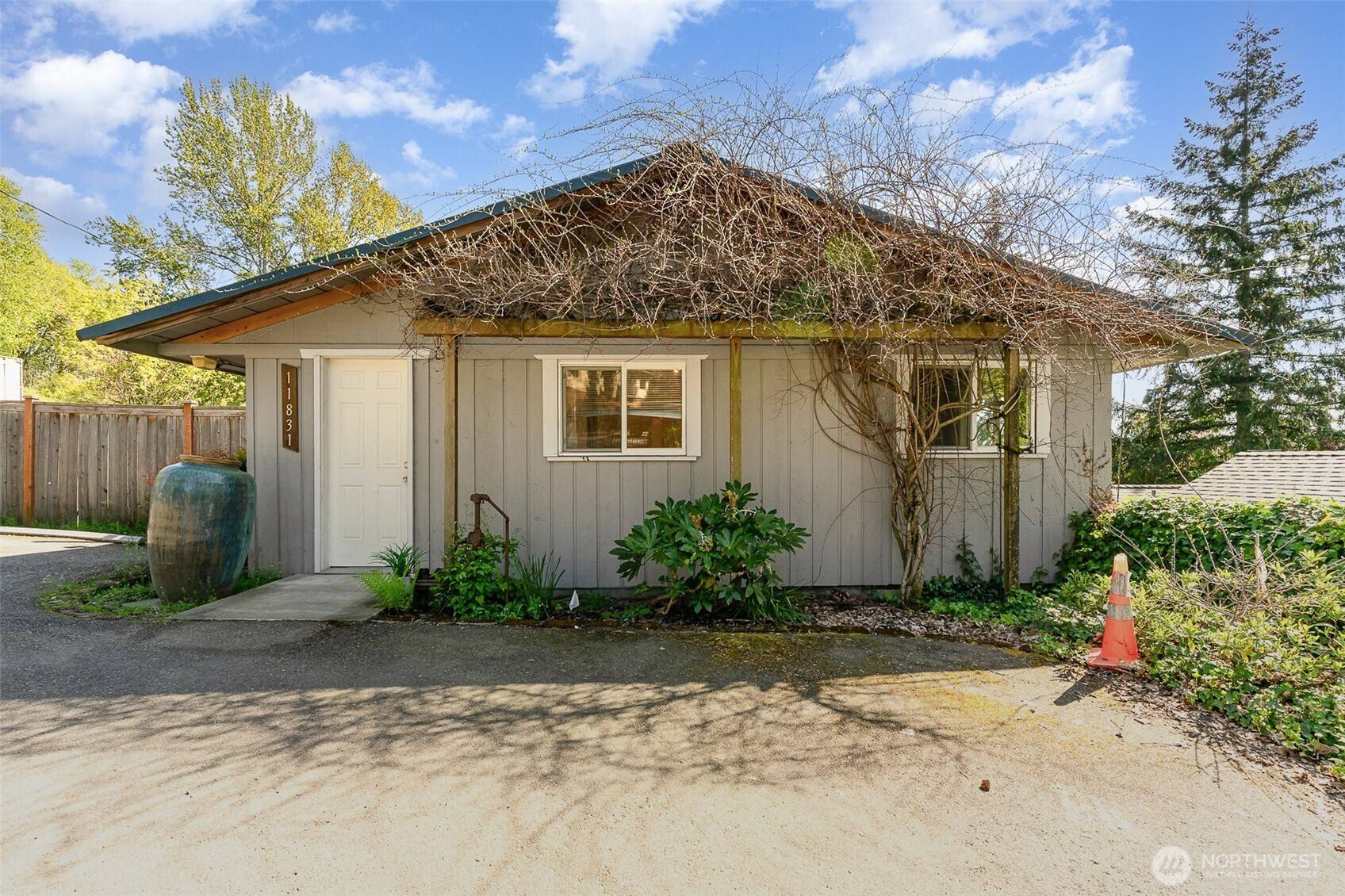 Bellevue, WA 98005,11831 SE 32nd ST
