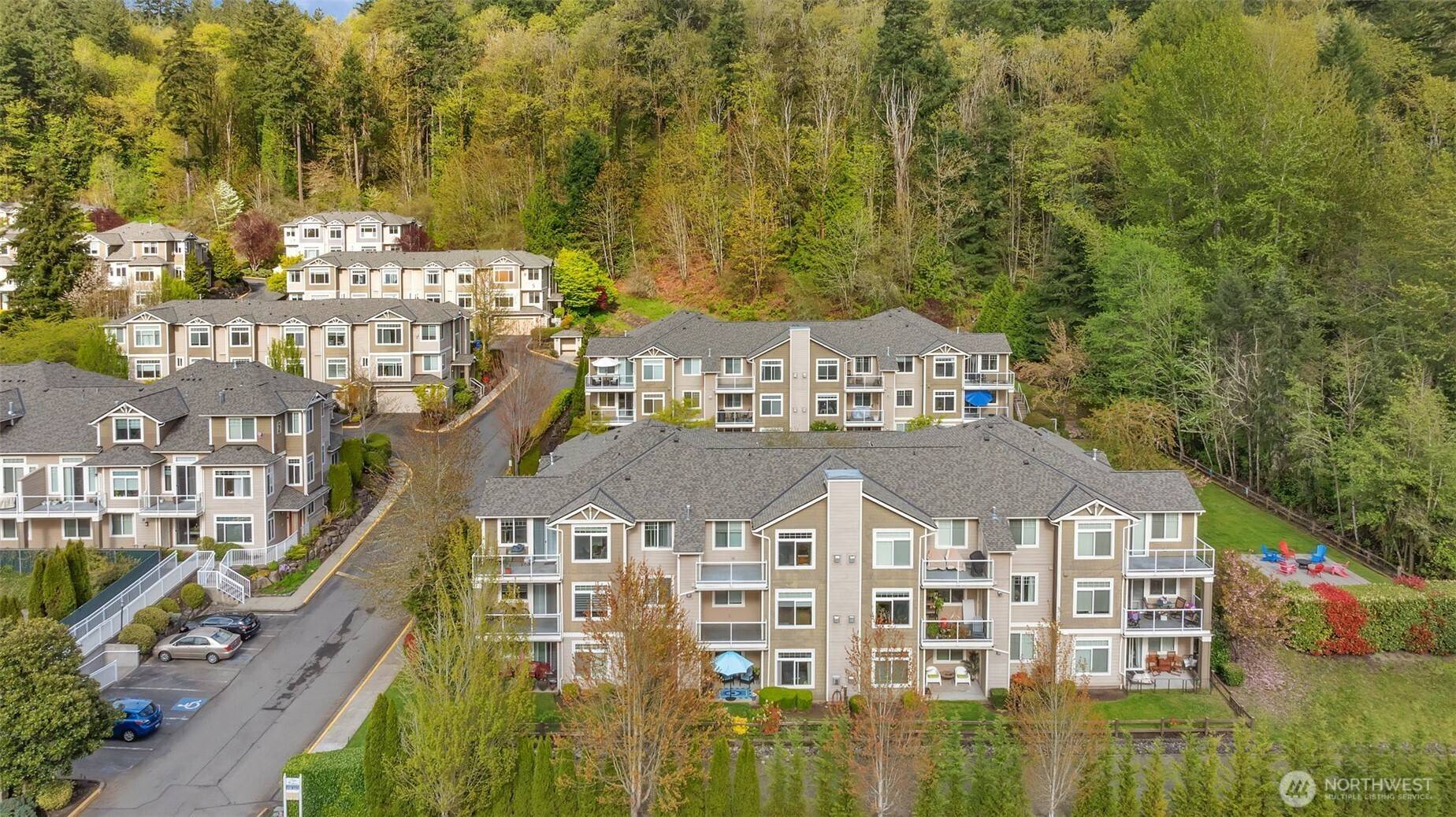 Sammamish, WA 98075,3500 E Lake Sammamish Pkwy SE #1-103