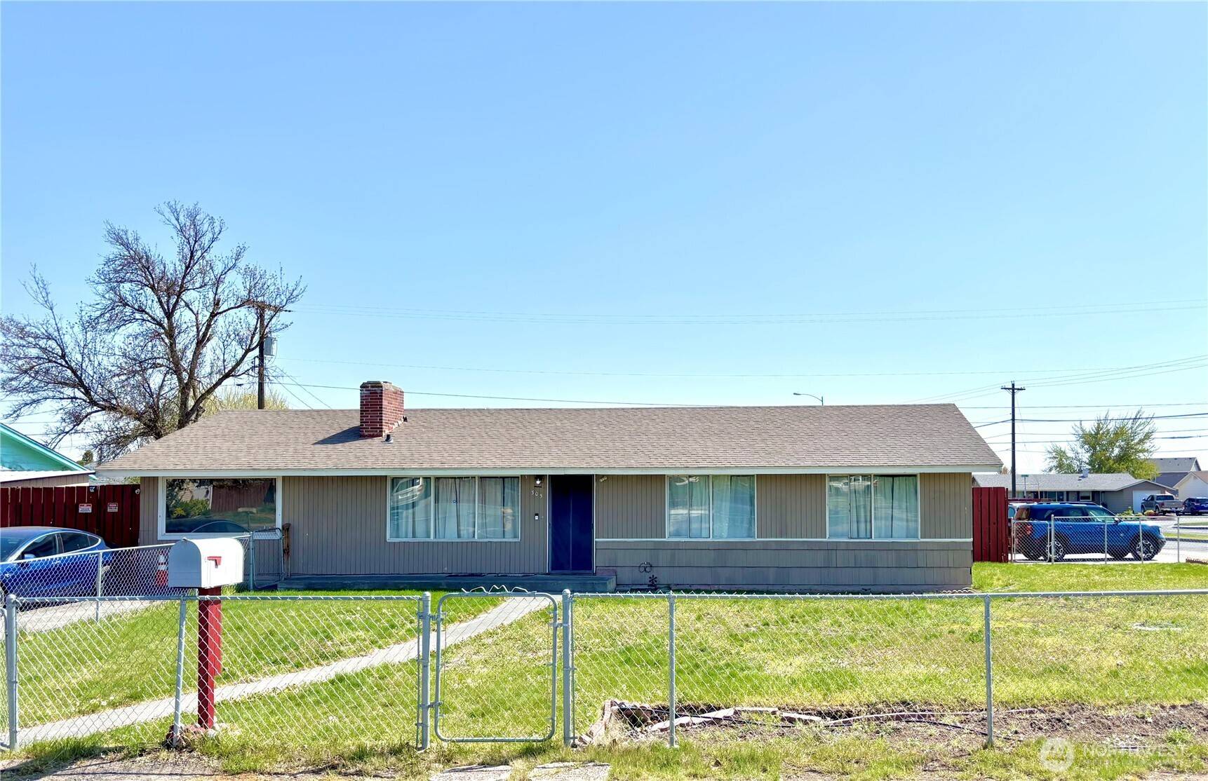 Moses Lake, WA 98837,305 N Earl RD