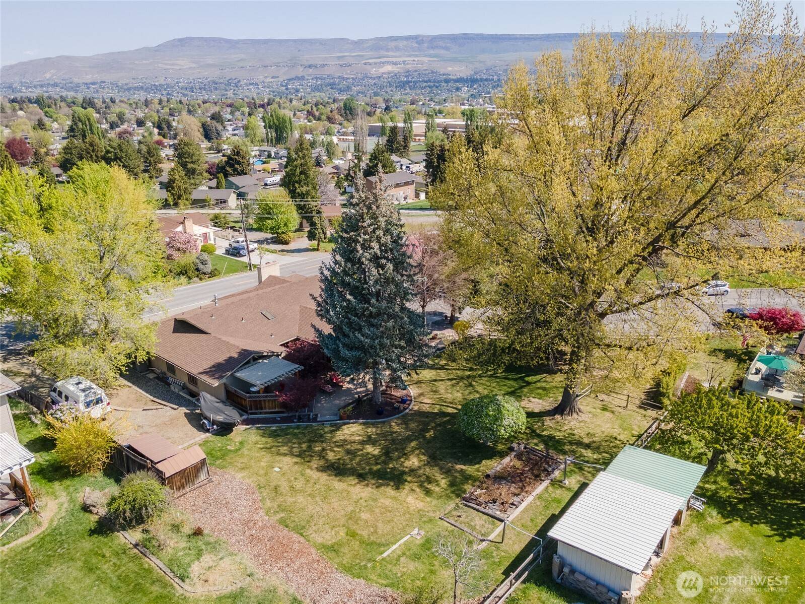 Wenatchee, WA 98801,1200 Summer Hill PL