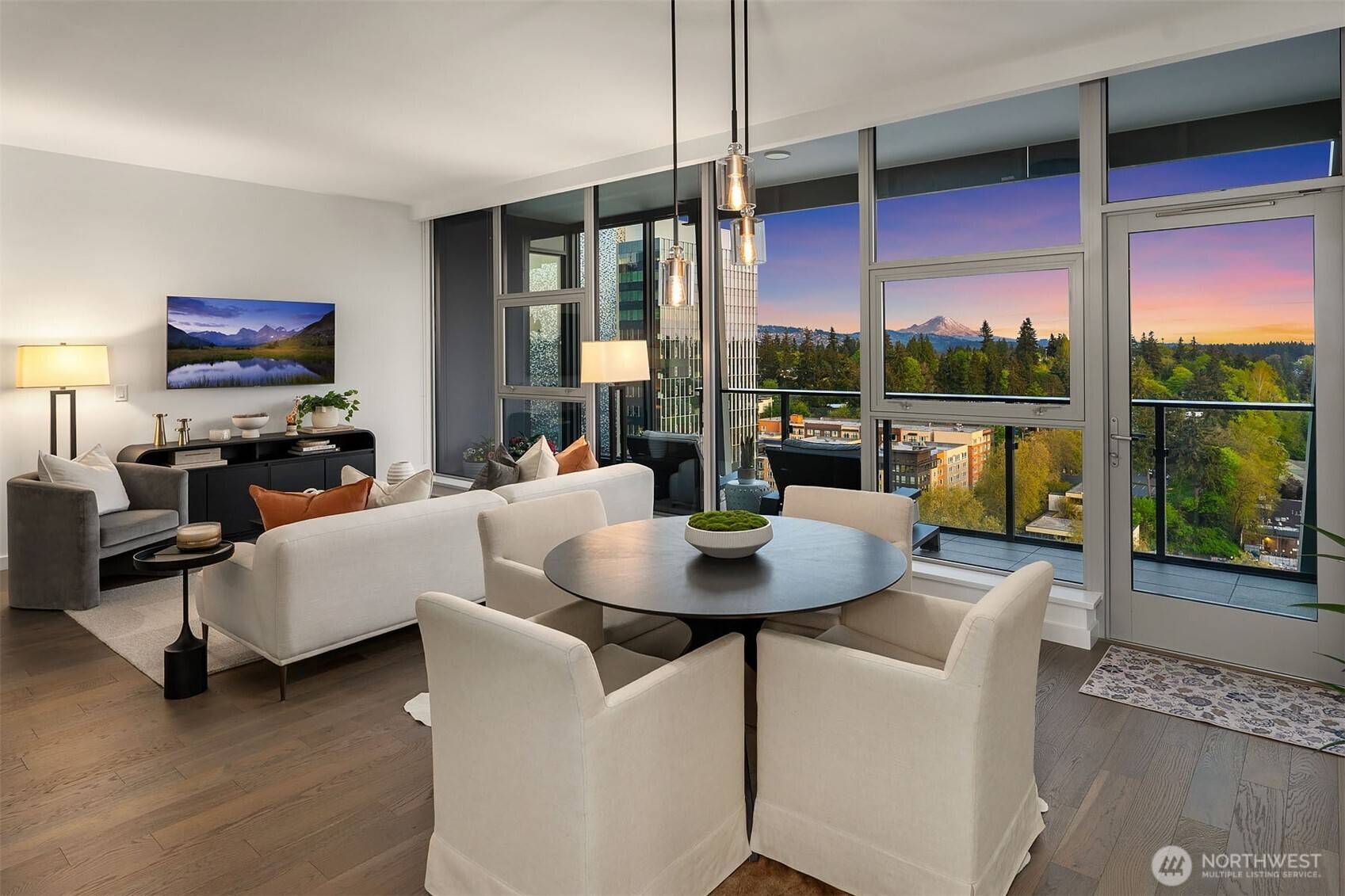 Bellevue, WA 98004,188 Bellevue WAY NE #1406