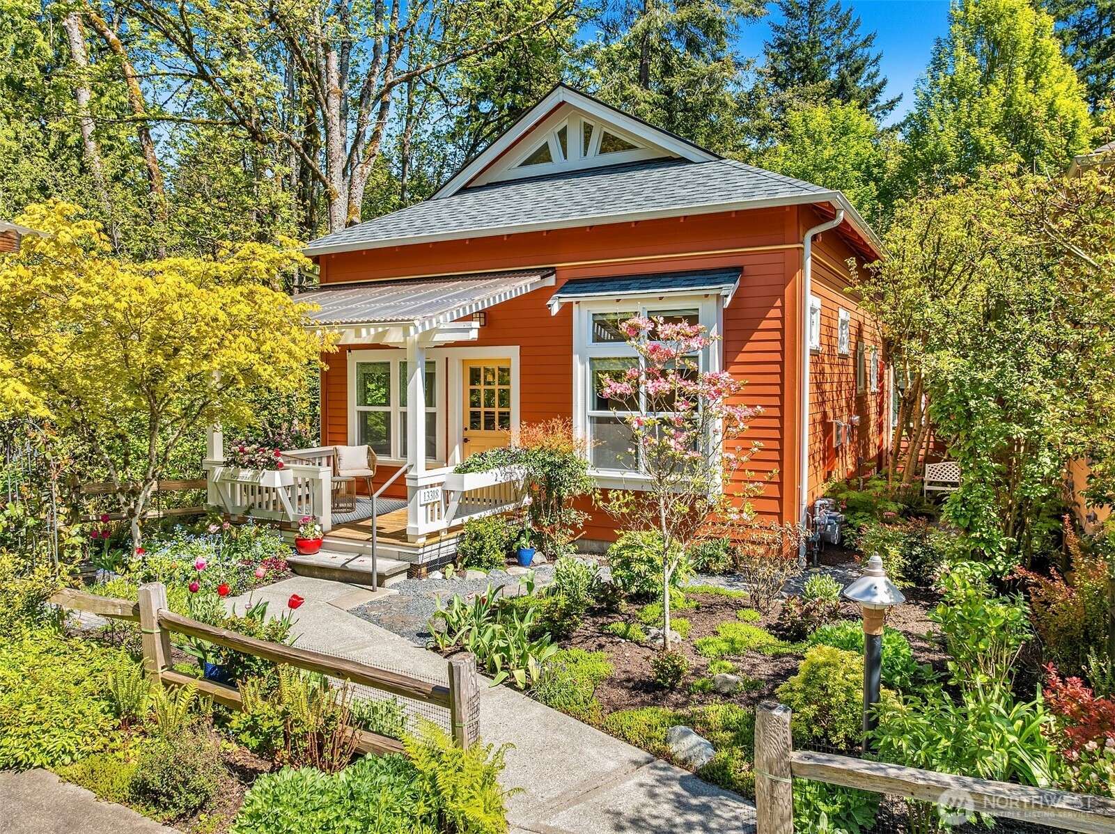 Redmond, WA 98052,13318 NE 111th CT #6