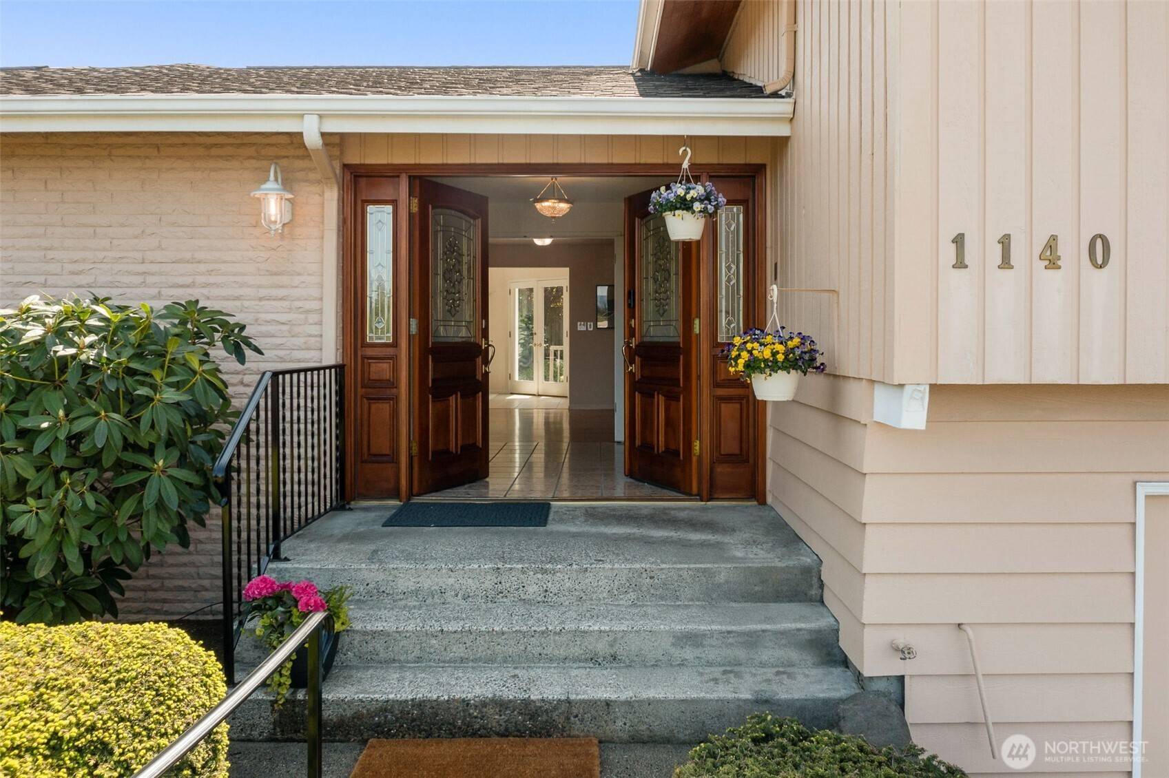 Edmonds, WA 98020,1140 Edmonds ST