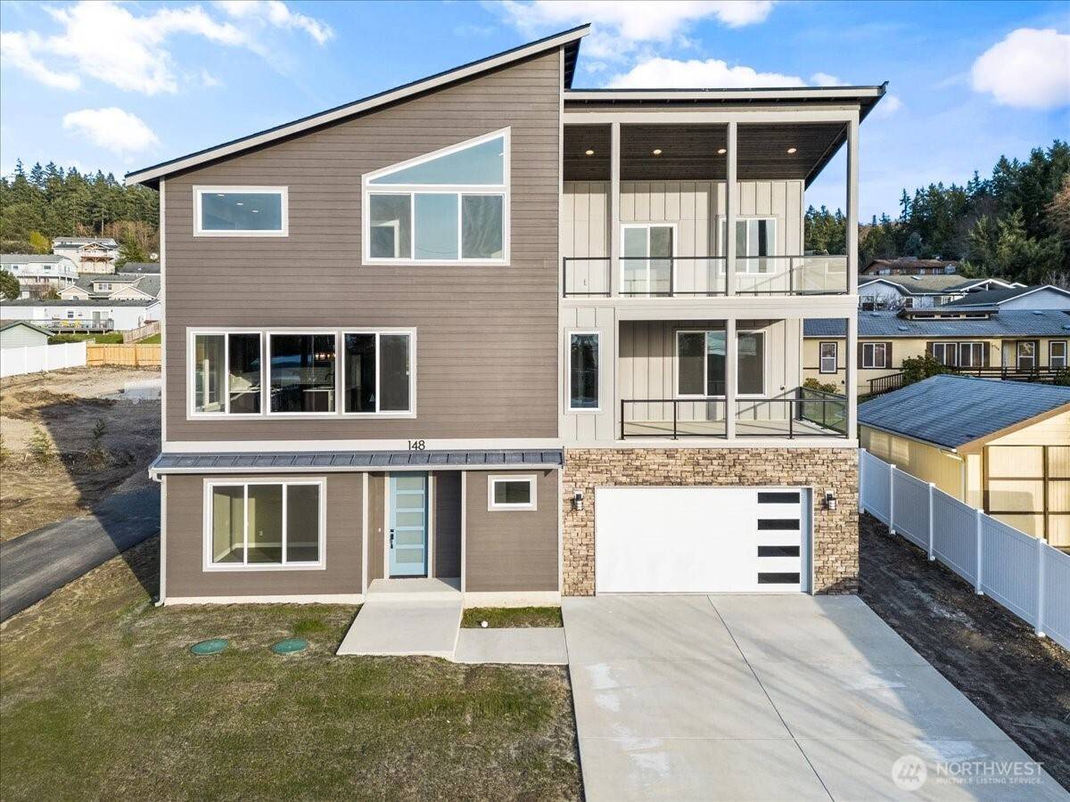 Camano Island, WA 98282,148 Henning DR