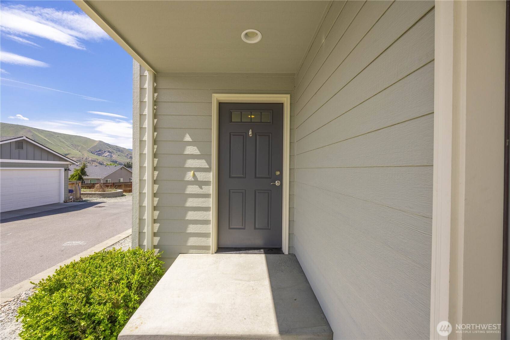 East Wenatchee, WA 98802,456 S Kansas LOOP