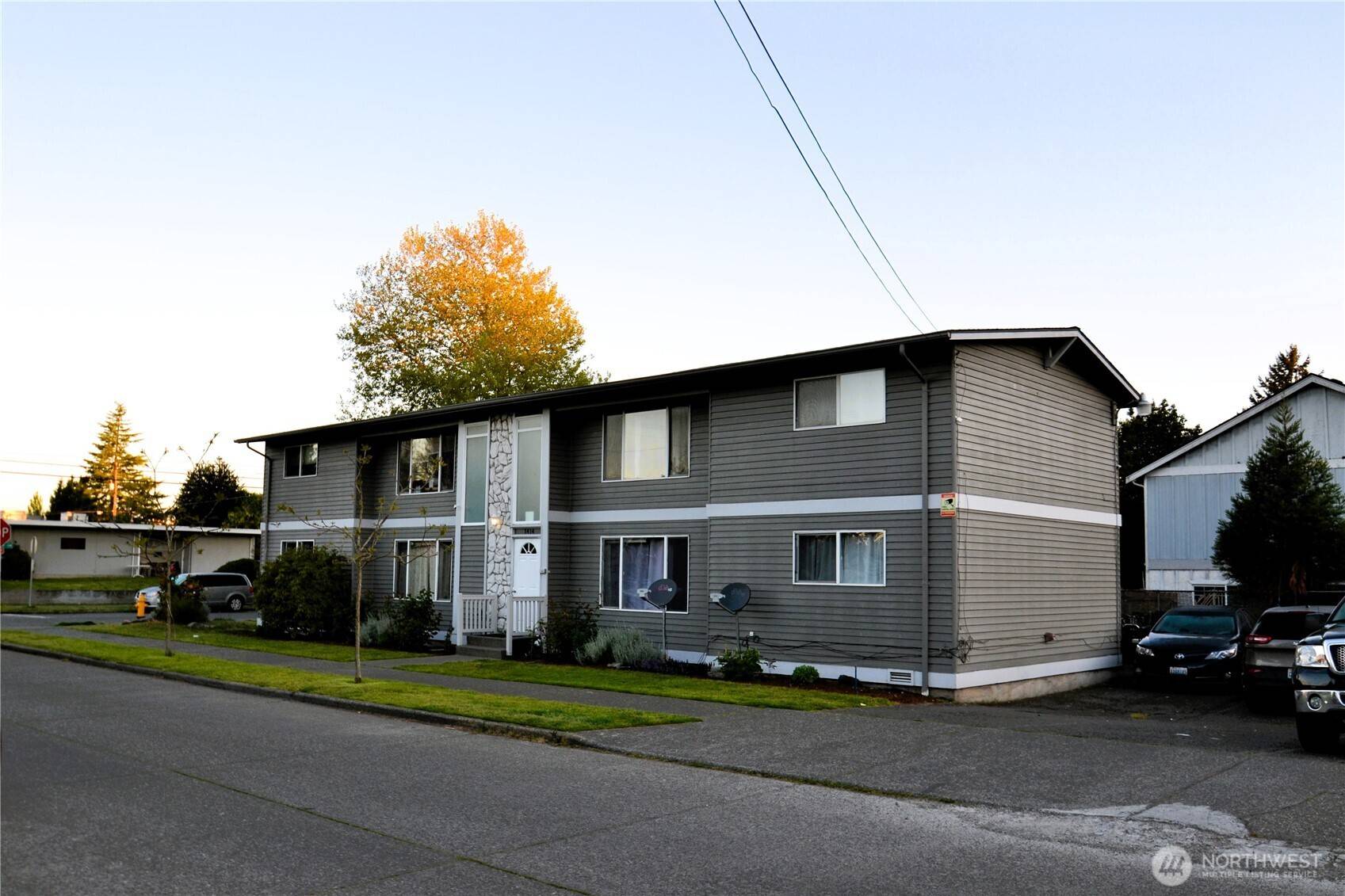 Seattle, WA 98106,1414 SW Cambridge ST #1-4