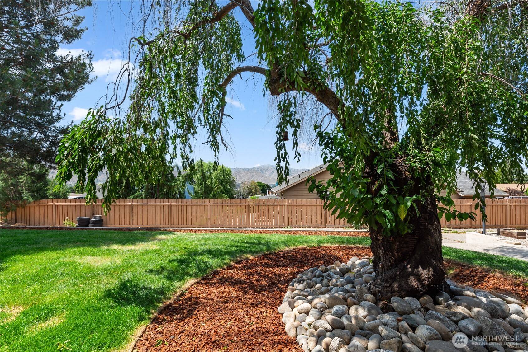East Wenatchee, WA 98802,780 10th ST NE