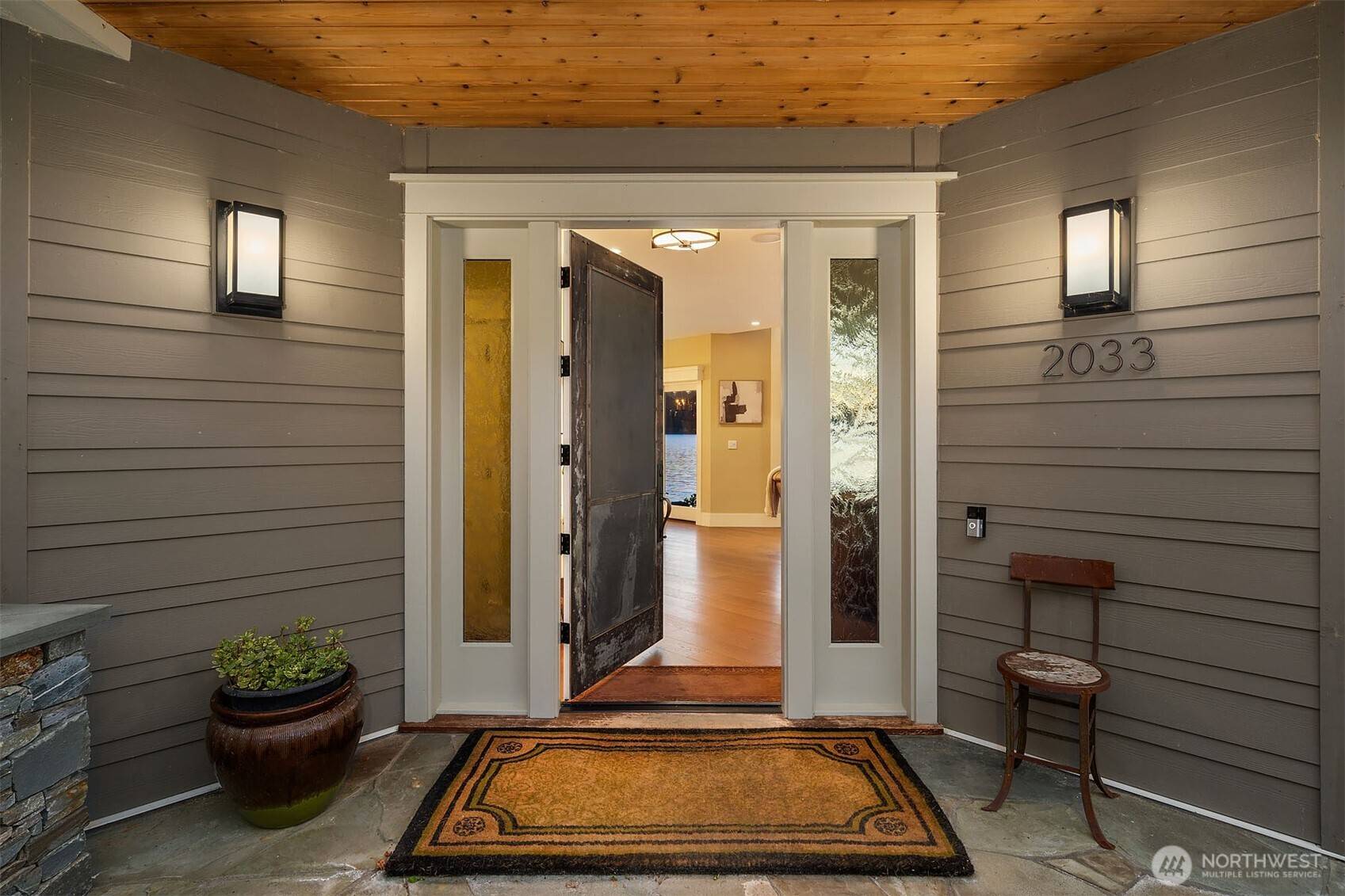 Sammamish, WA 98074,2033 E Lake Sammamish Pkwy NE