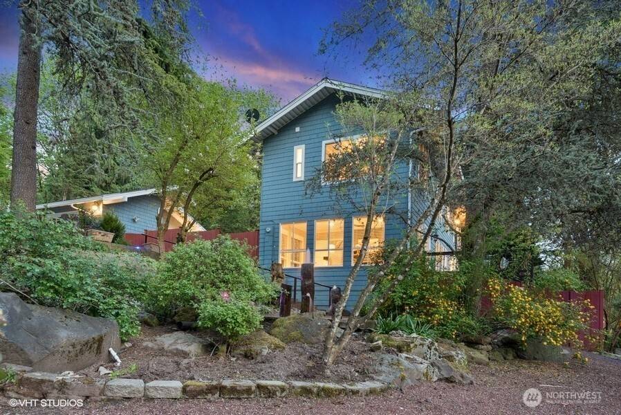 Bellevue, WA 98007,3204 142nd PL NE