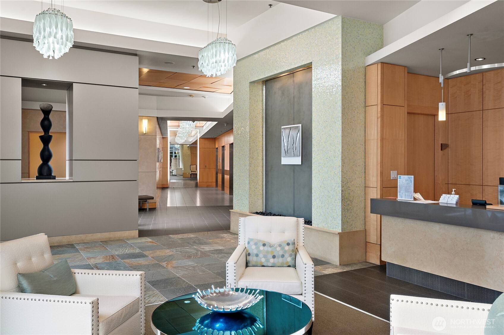 Bellevue, WA 98004,10610 NE 9TH Place #G403