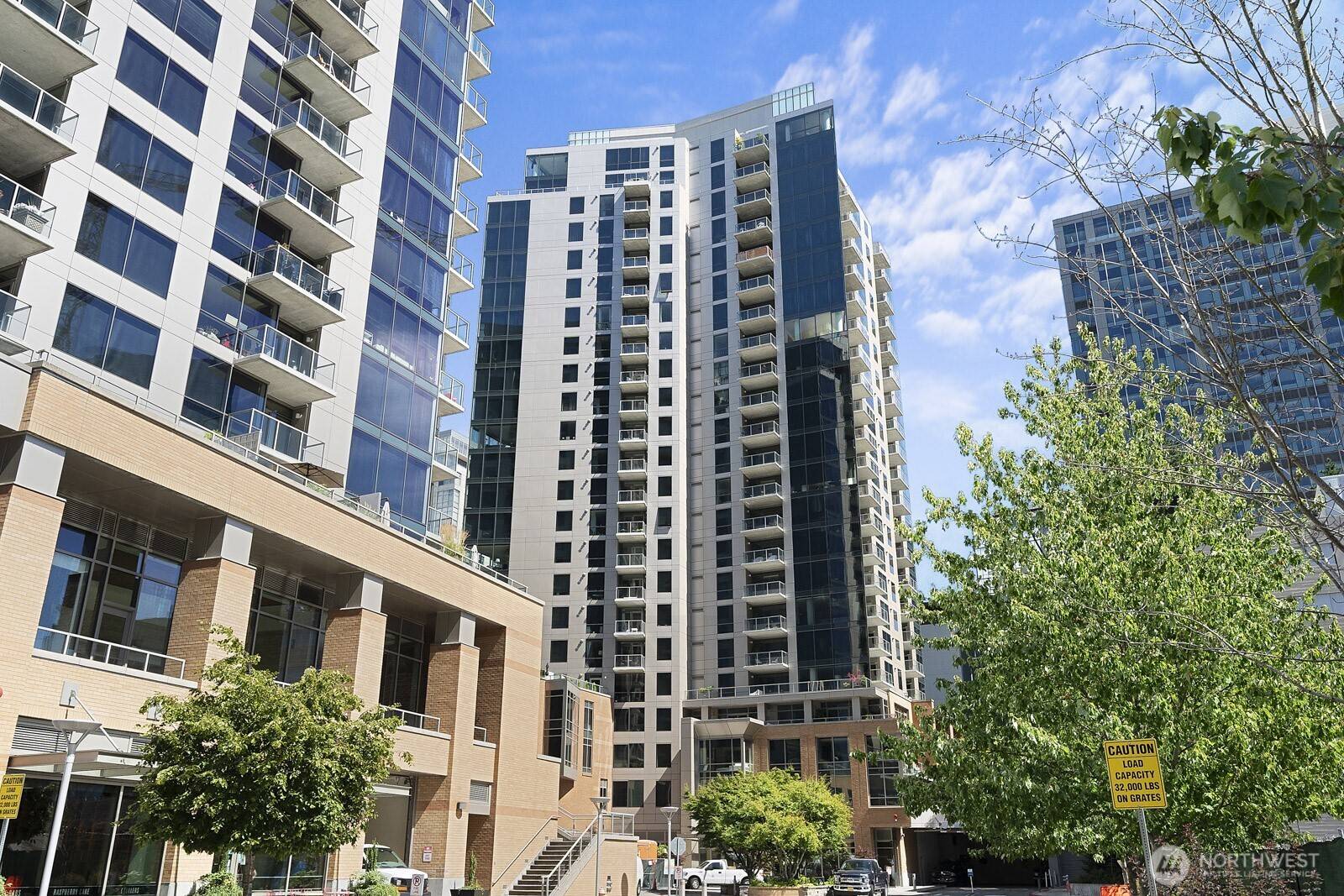 Bellevue, WA 98004,10610 NE 9TH Place #G403
