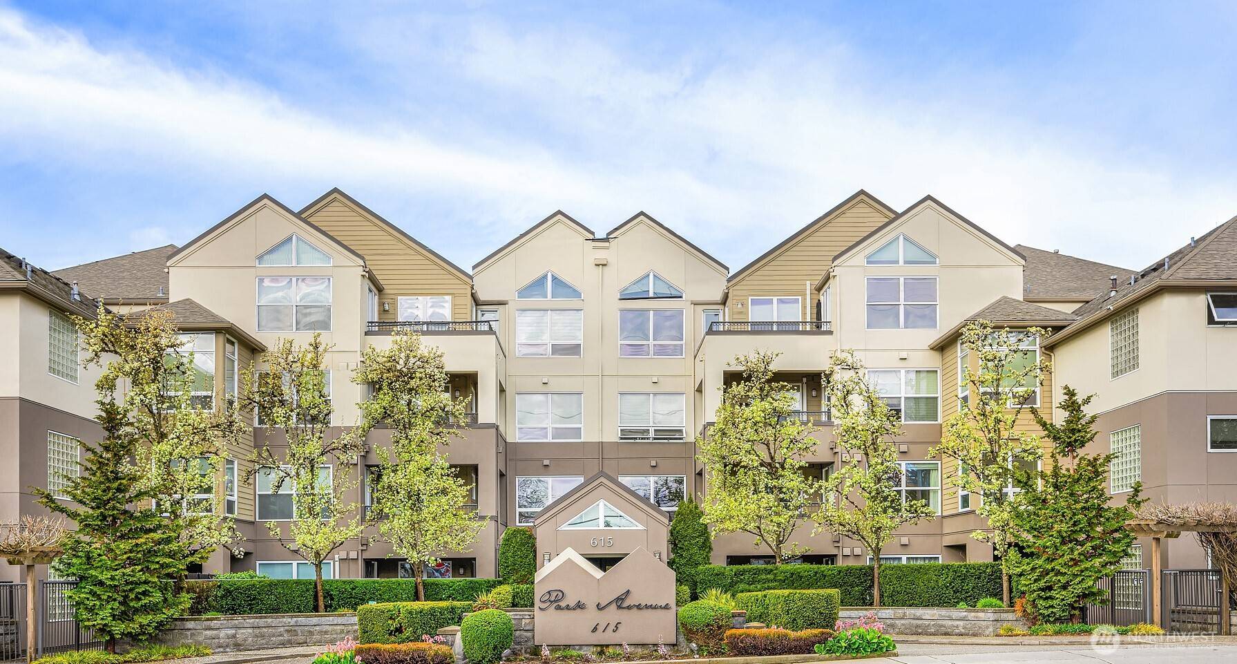Kirkland, WA 98033,615 6th ST #201
