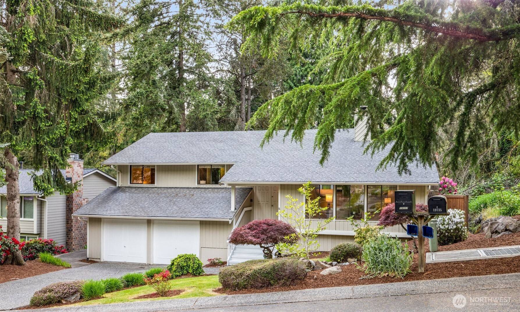 Lake Forest Park, WA 98155,19727 41st AVE NE