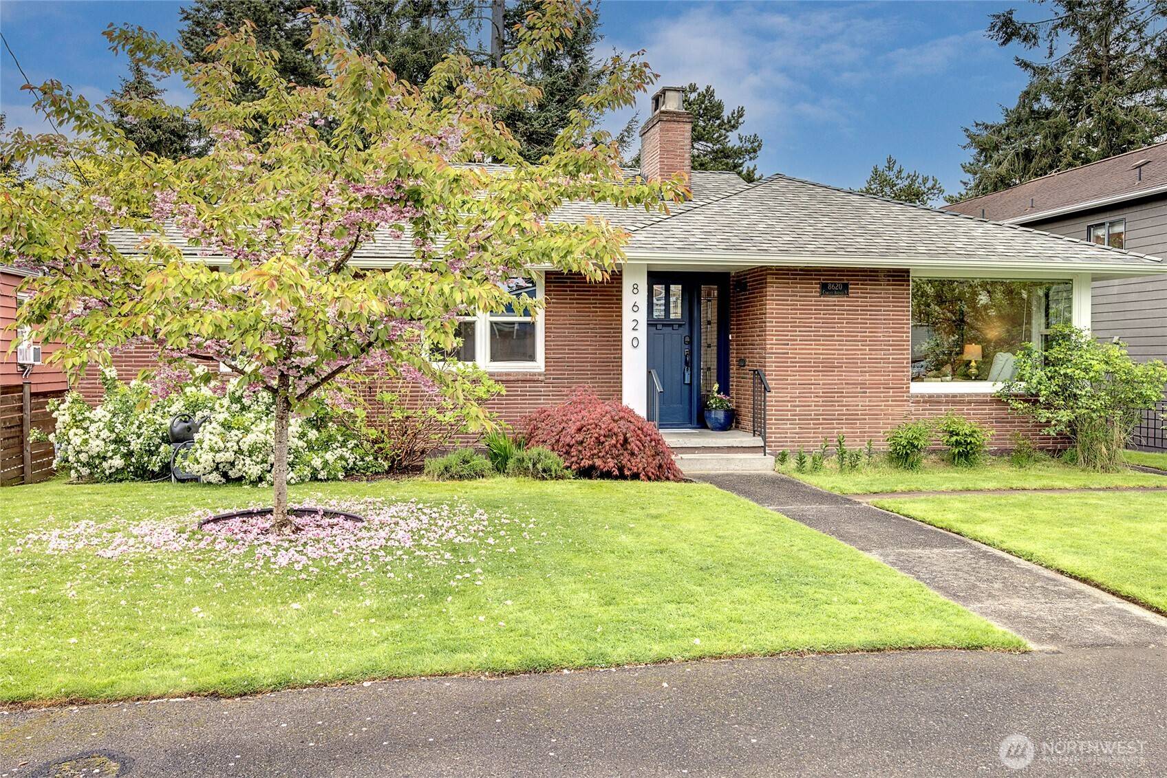 Seattle, WA 98103,8620 Corliss AVE N