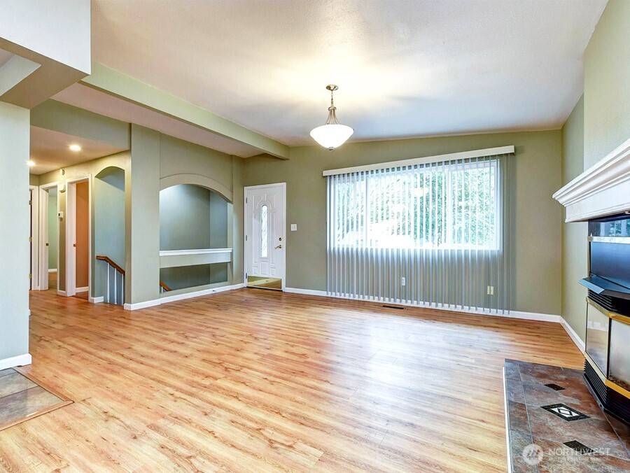 Bellevue, WA 98008,15946 SE 1st ST