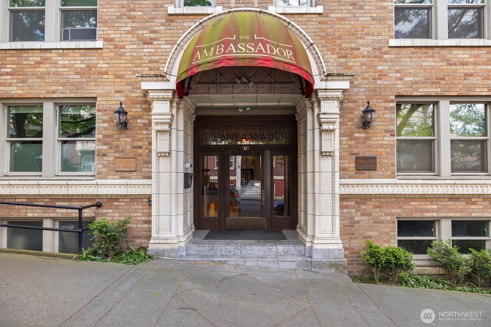 Seattle, WA 98122,505 E Denny Way #A301