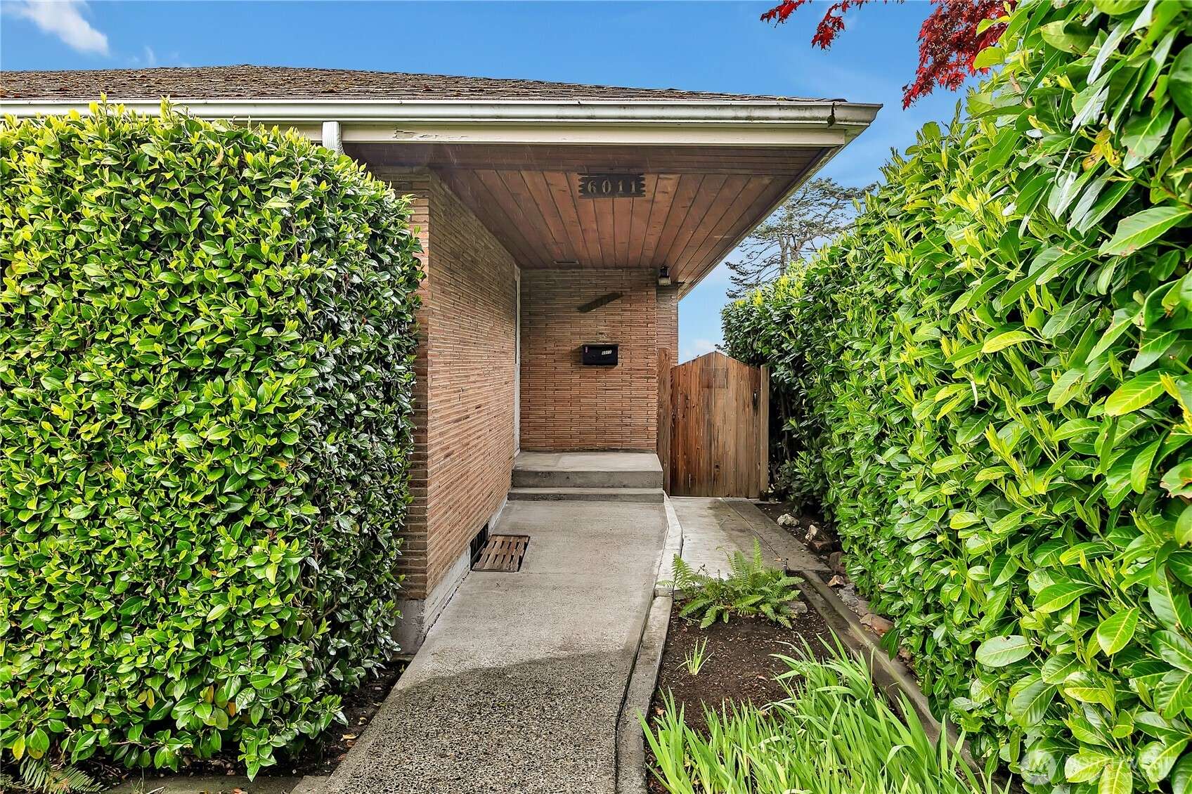Seattle, WA 98126,6011 36th AVE SW