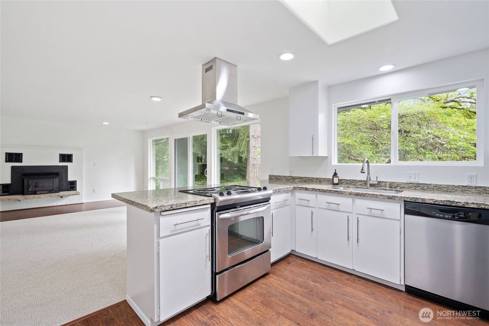 Issaquah, WA 98027,23861 SE 162nd ST