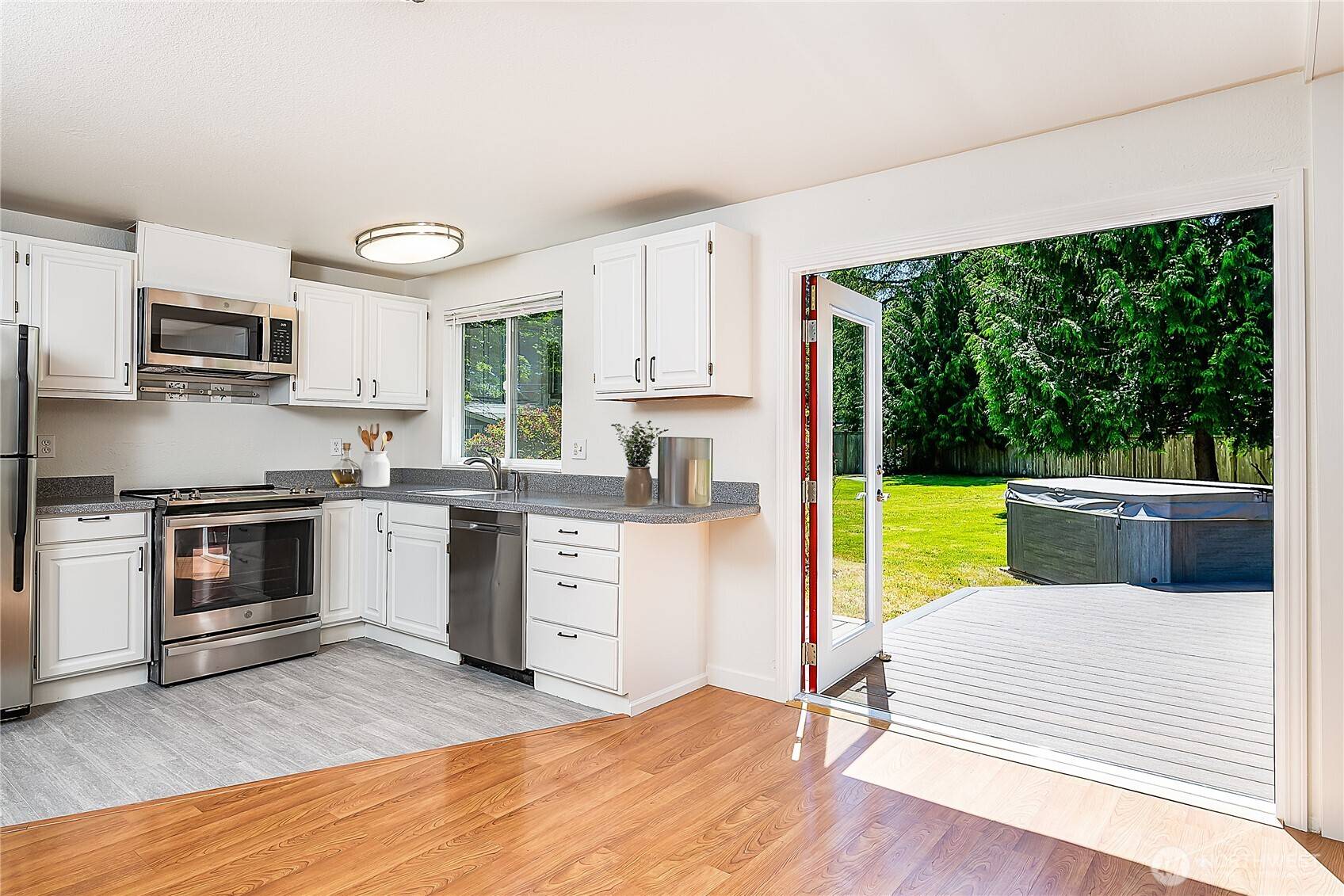 Redmond, WA 98053,6053 211th AVE NE