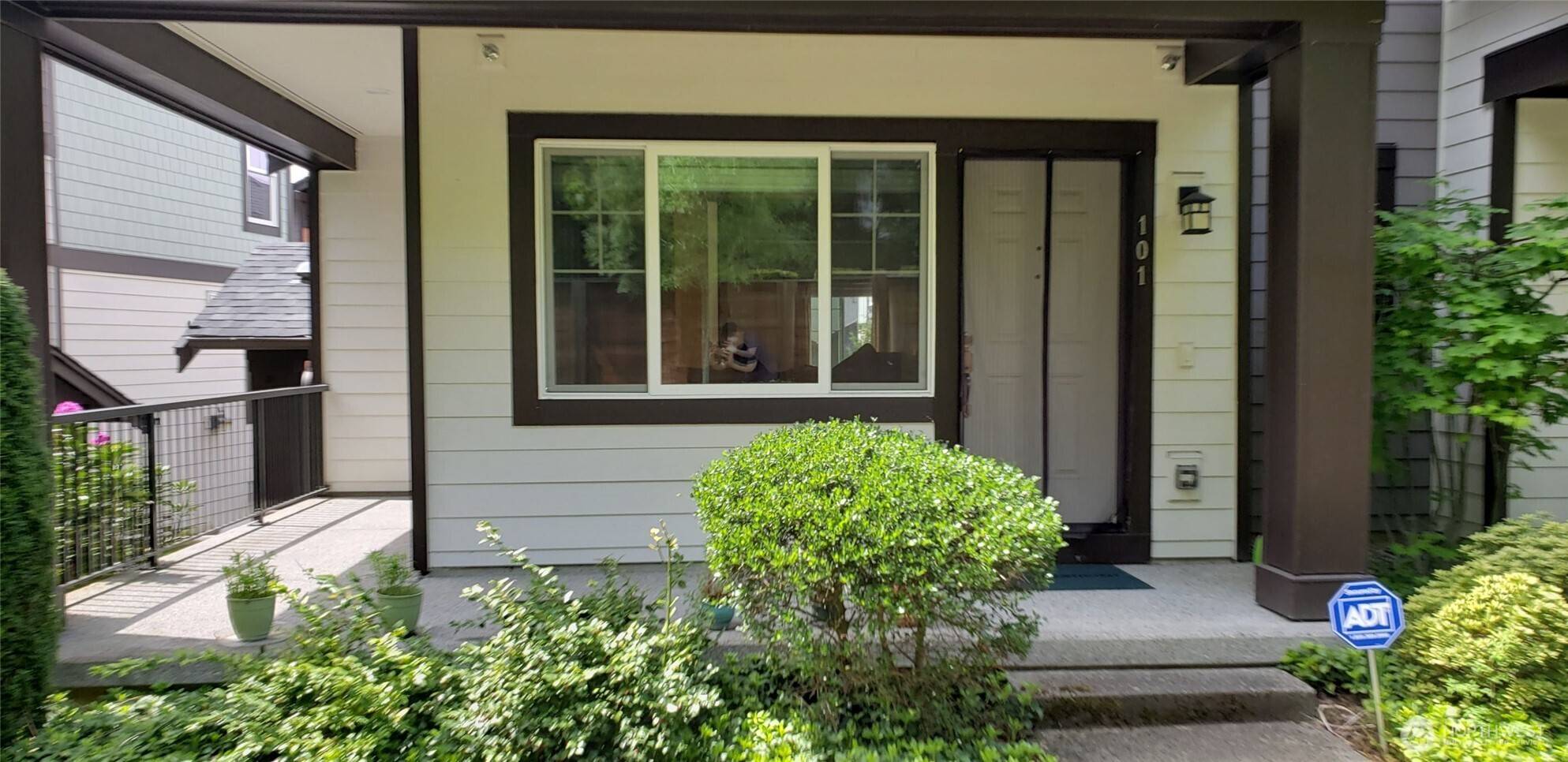 Redmond, WA 98052,10384 157th PL NE #101