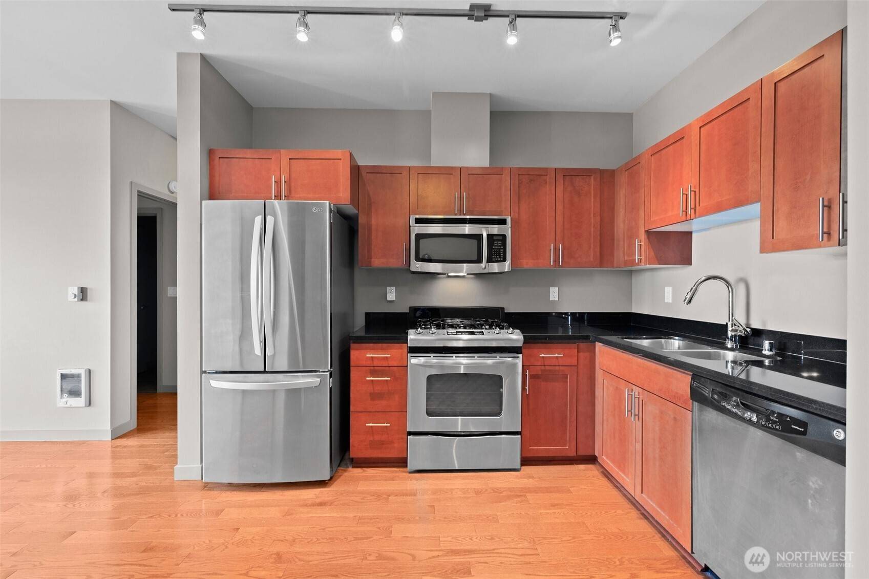 Burien, WA 98166,15100 6th AVE SW #513