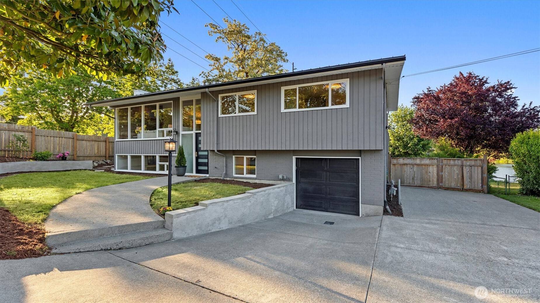 Shoreline, WA 98133,2104 N 172nd St