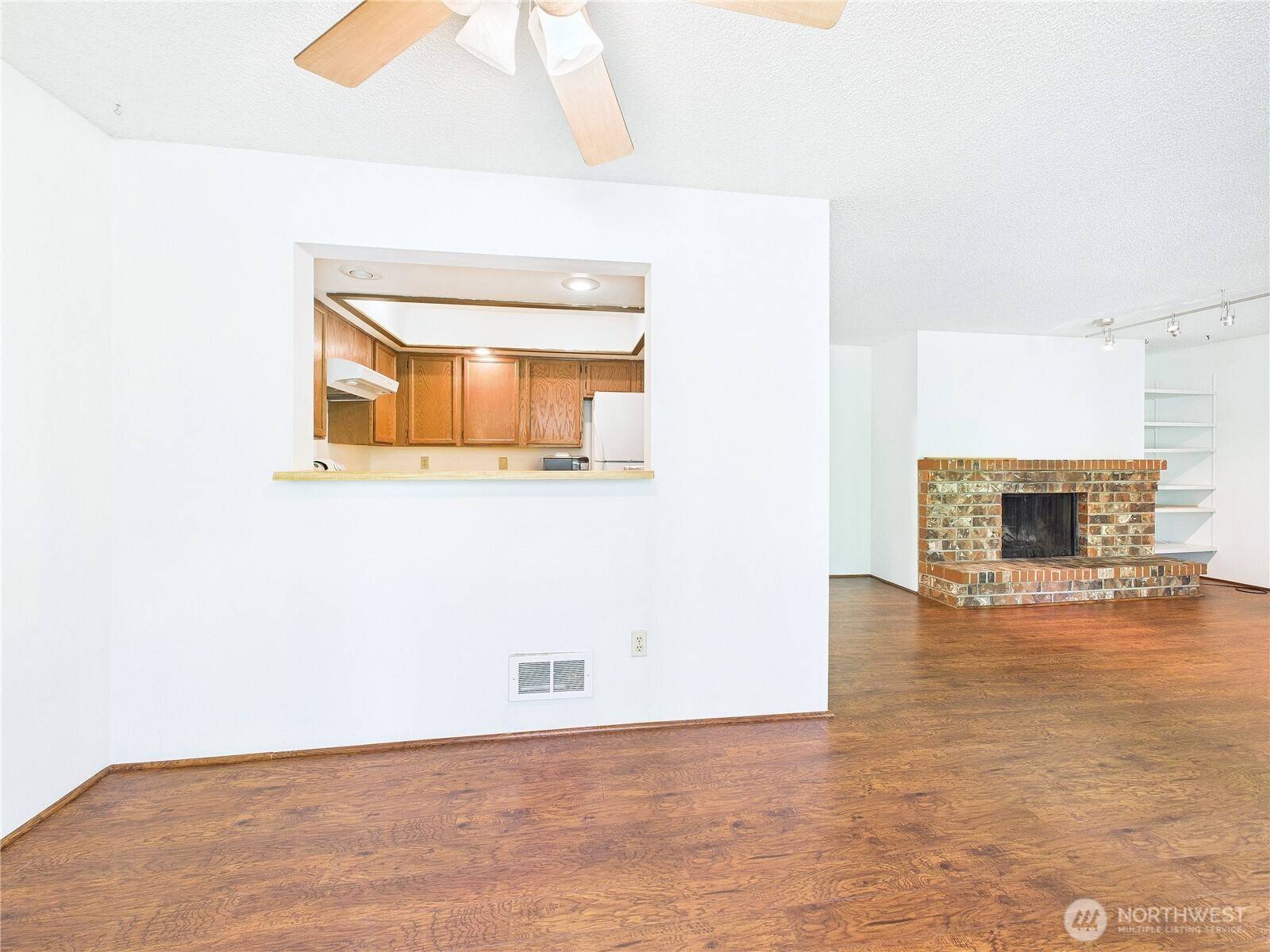 Kirkland, WA 98034,12721 NE 129th CT #F103