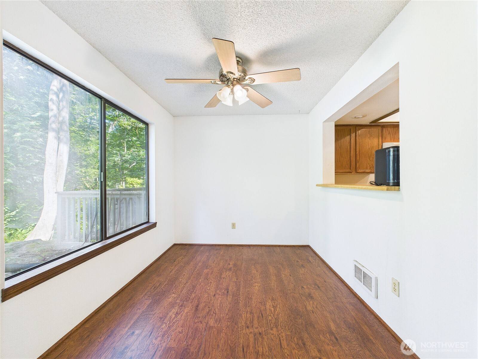 Kirkland, WA 98034,12721 NE 129th CT #F103