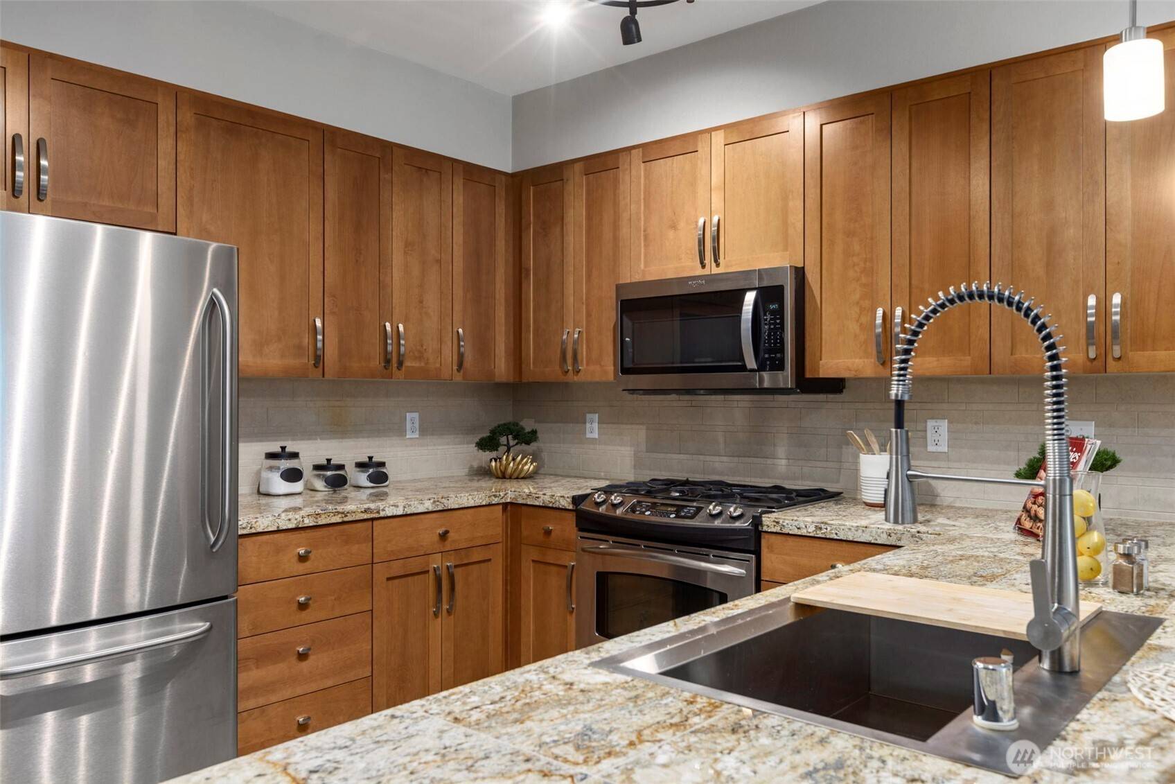 Issaquah, WA 98029,1840 25th AVE NE #308