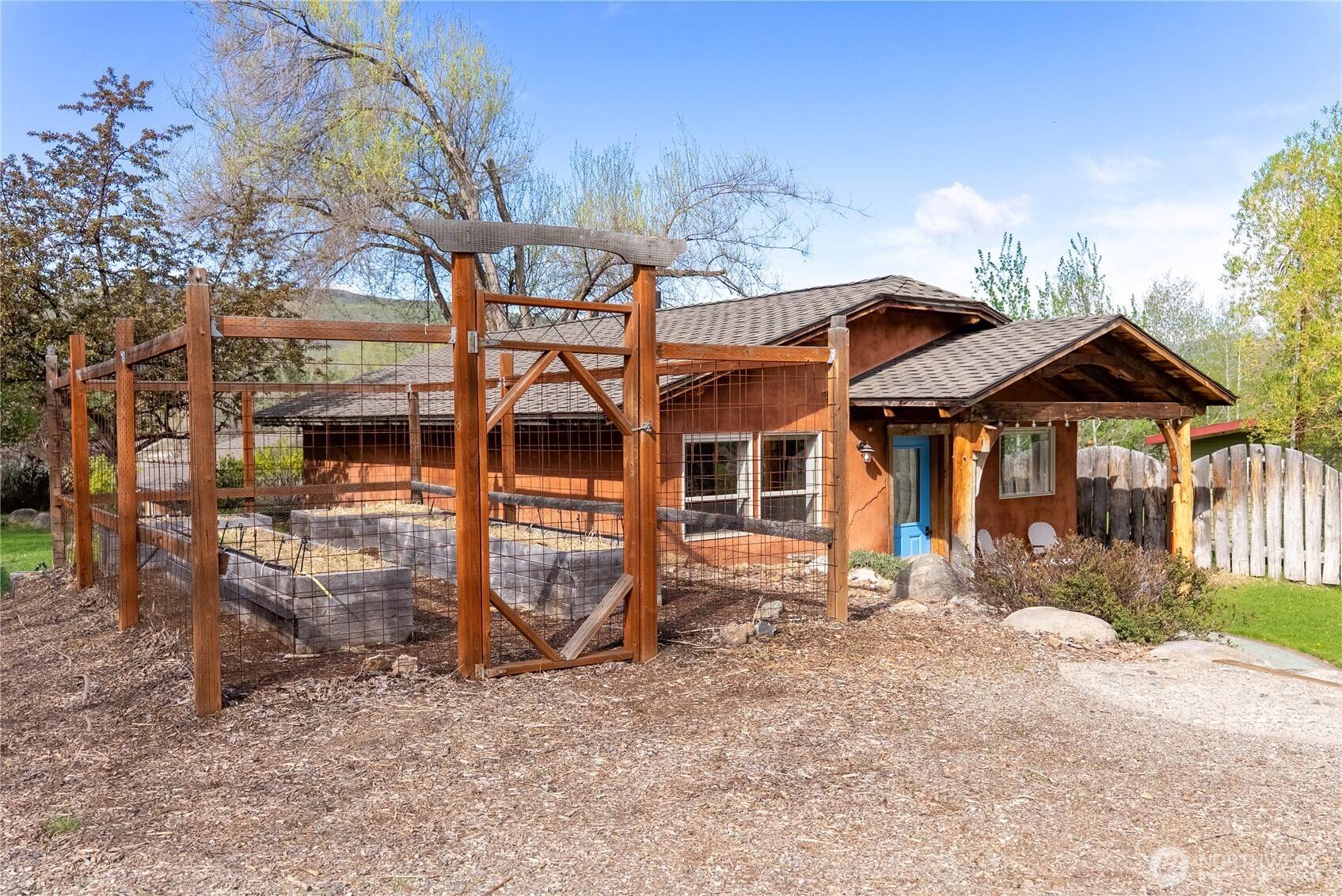 Winthrop, WA 98862,811 Filer AVE