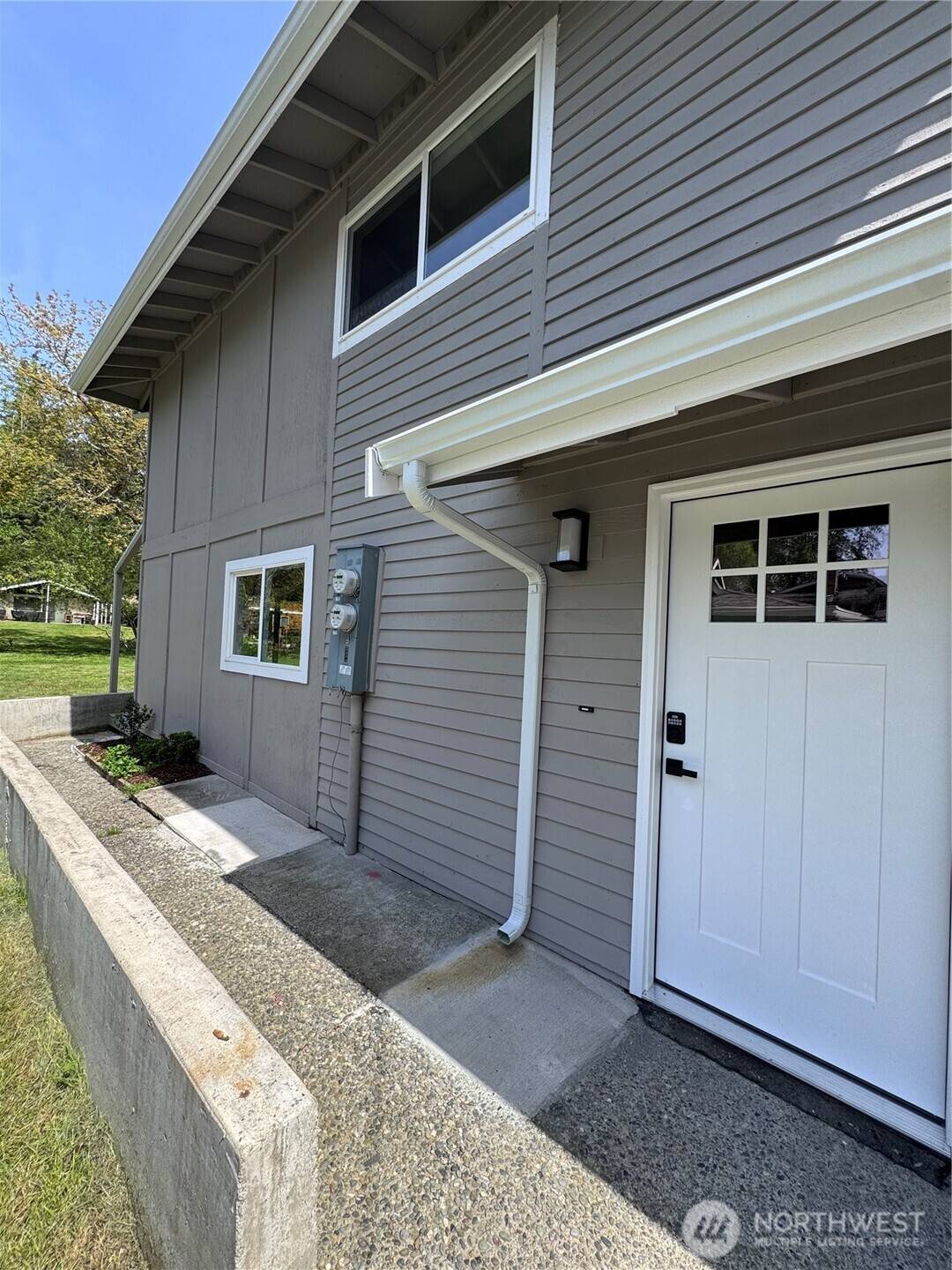 Bellevue, WA 98006,13912 SE Newport Way #1