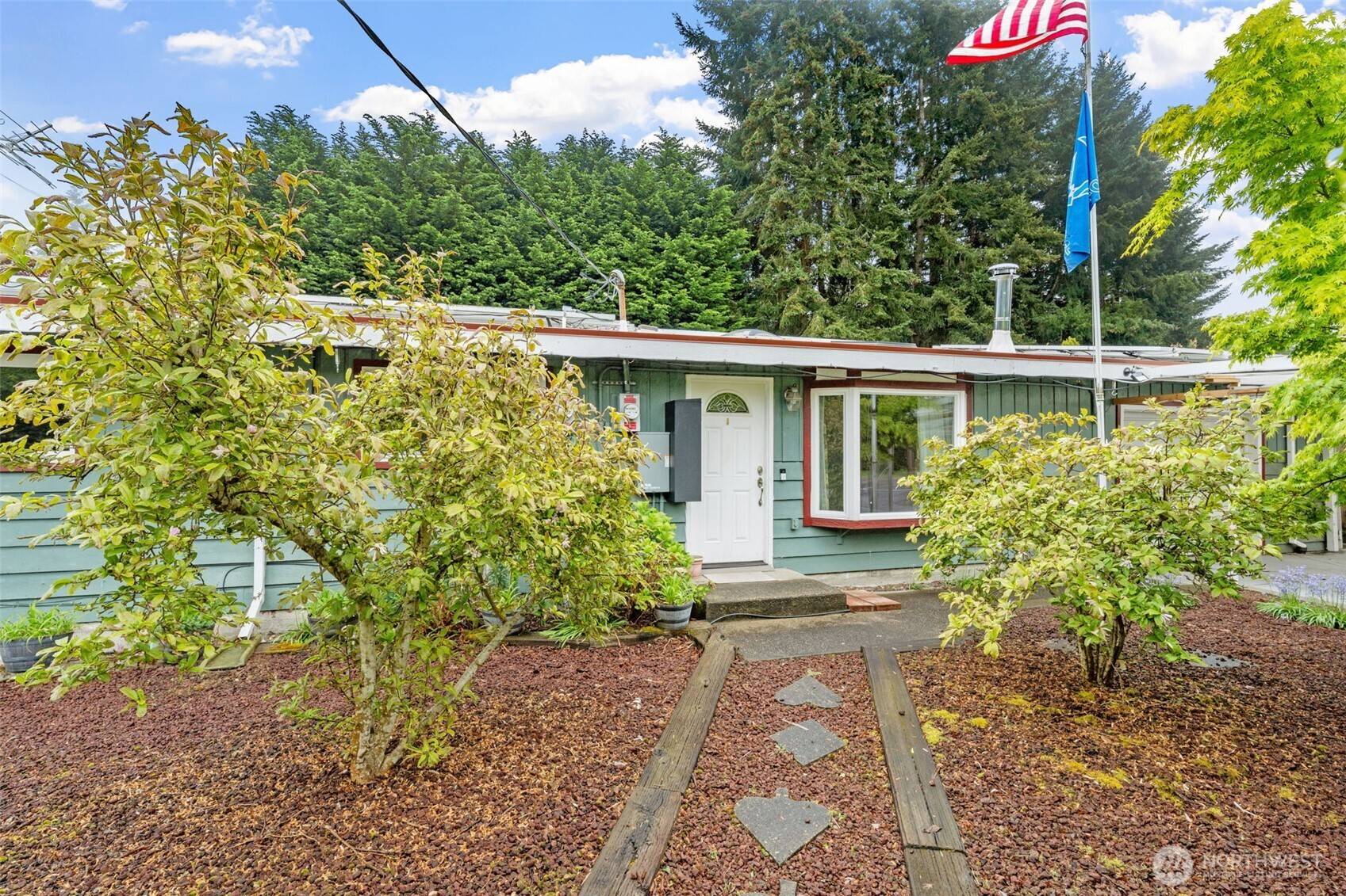 Des Moines, WA 98198,20628 1st AVE S