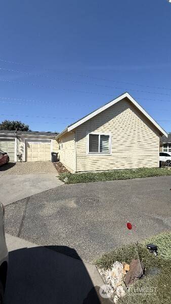 College Place, WA 99324,841 SE Larkspur PL
