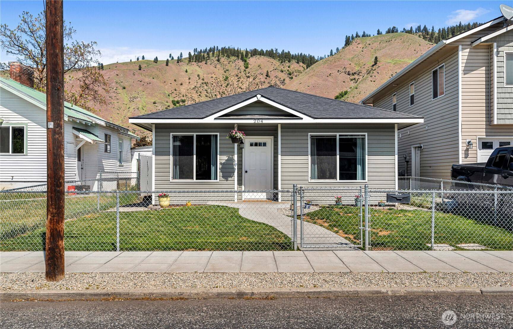 Cashmere, WA 98815,204 River ST
