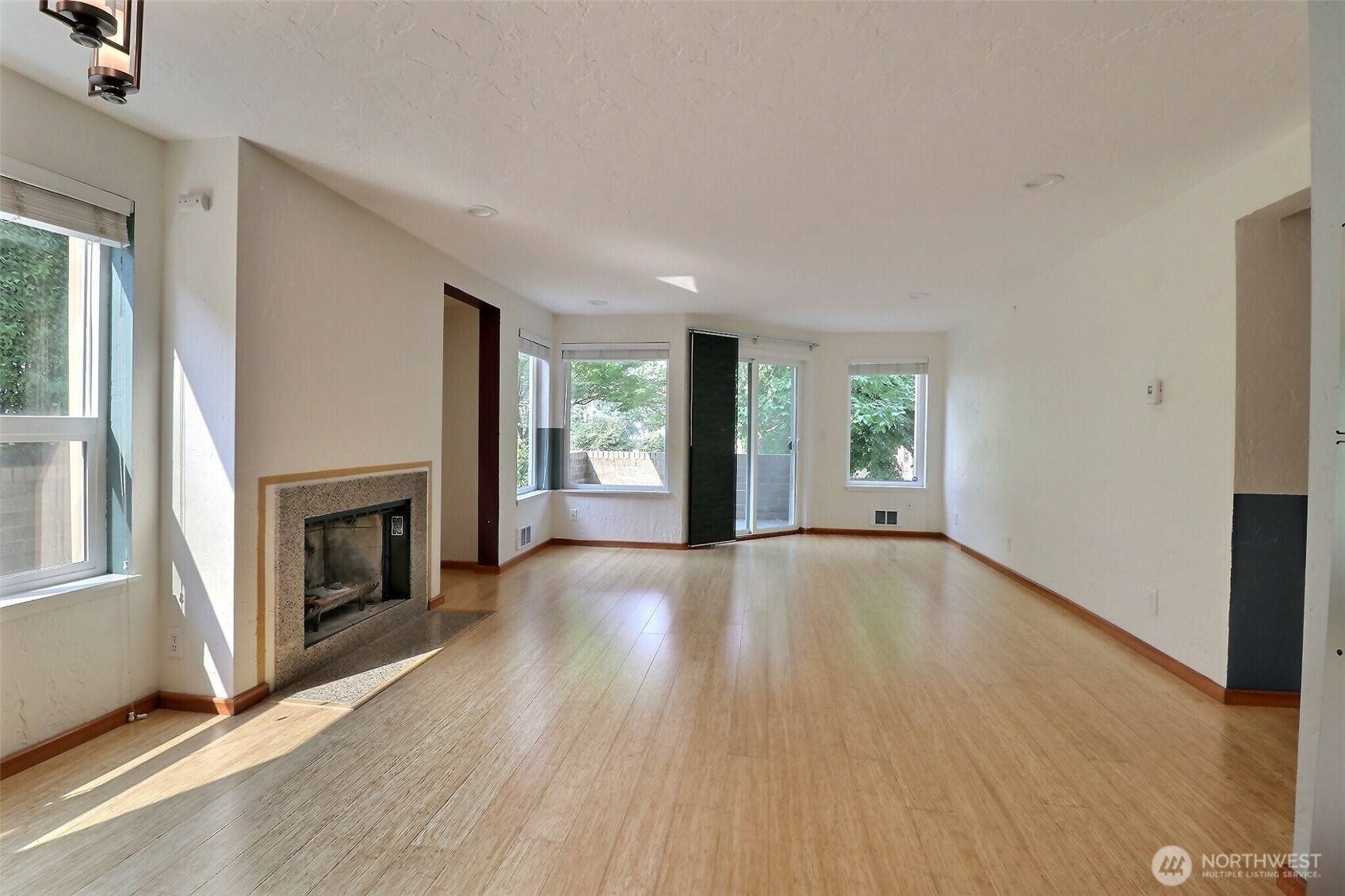 Seattle, WA 98136,5642 California AVE SW #1