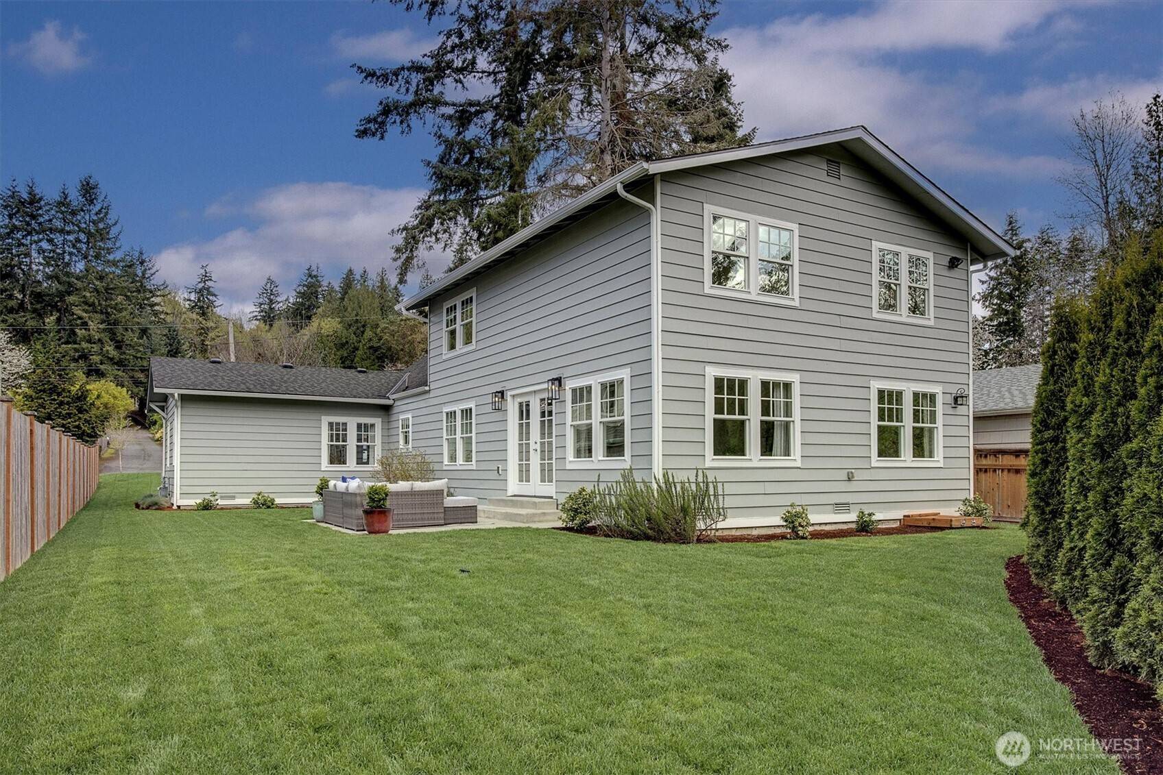 Kirkland, WA 98033,10841 NE 108th ST