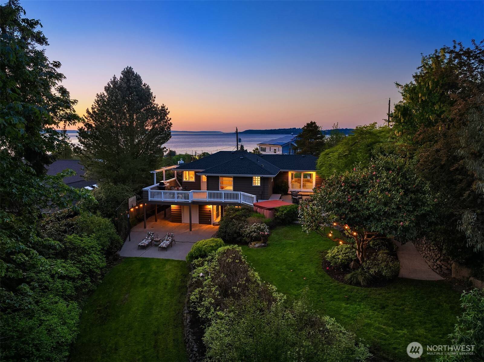 Seattle, WA 98116,5717 SW Hanford ST