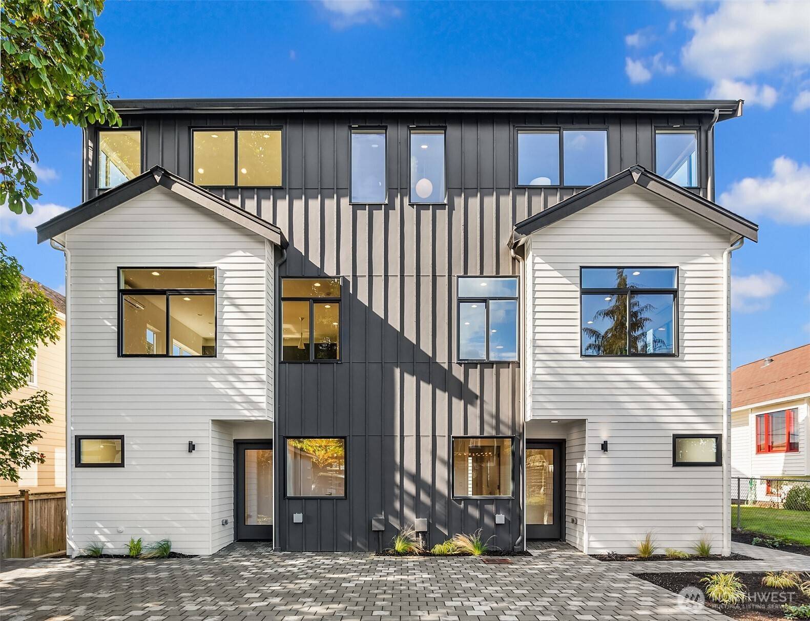 Seattle, WA 98117,7042 25th AVE NW