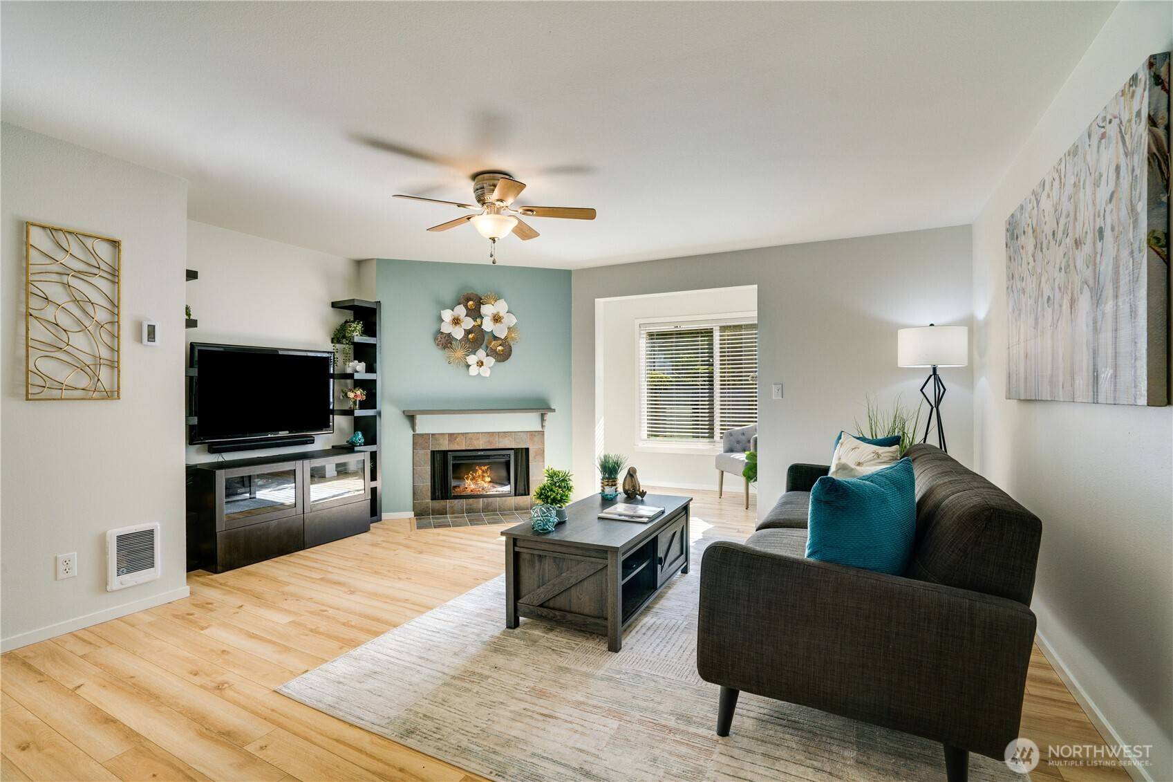 Renton, WA 98056,975 Aberdeen AVE NE #G204