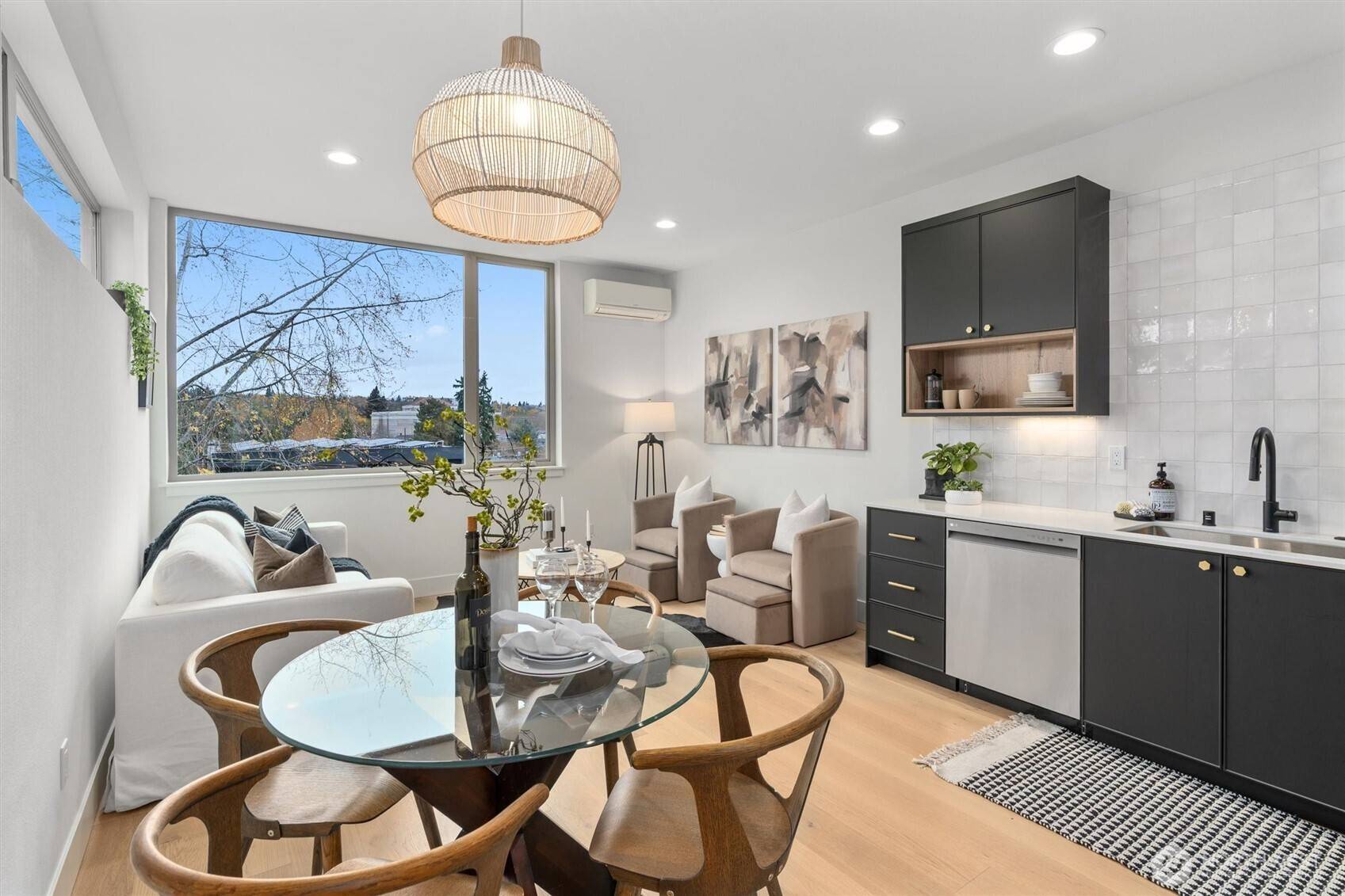 Seattle, WA 98144,3205 B 37th PL S