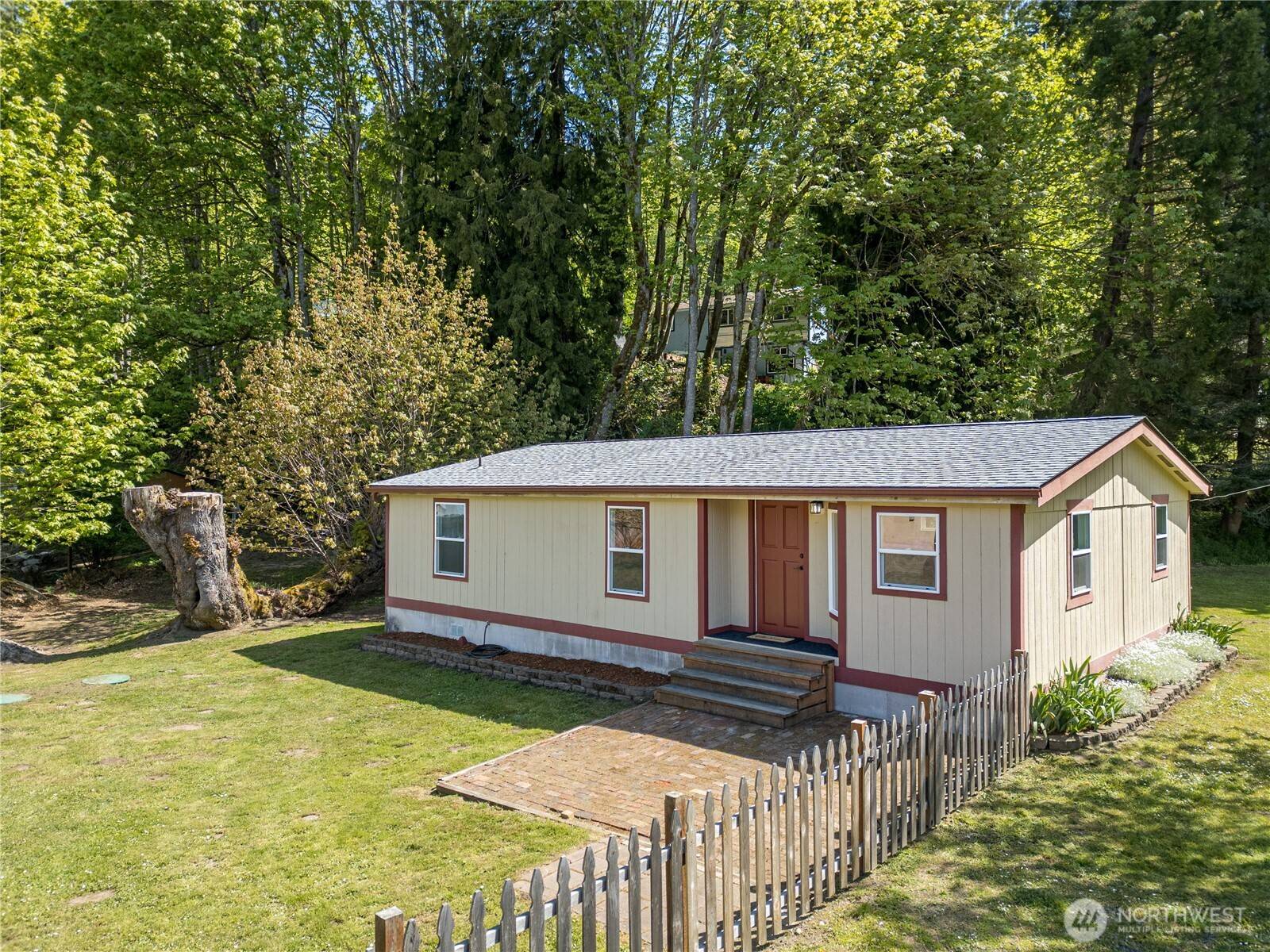 Port Angeles, WA 98362,53 Rosewood LN