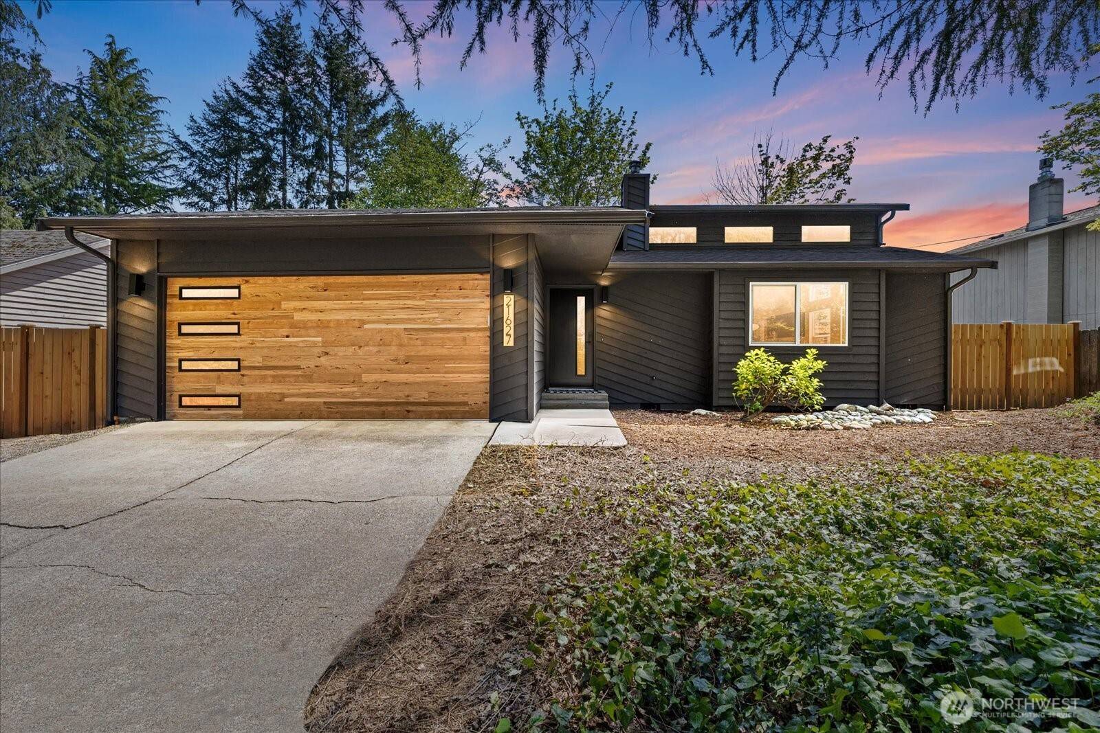 Maple Valley, WA 98038,21627 SE 267th ST