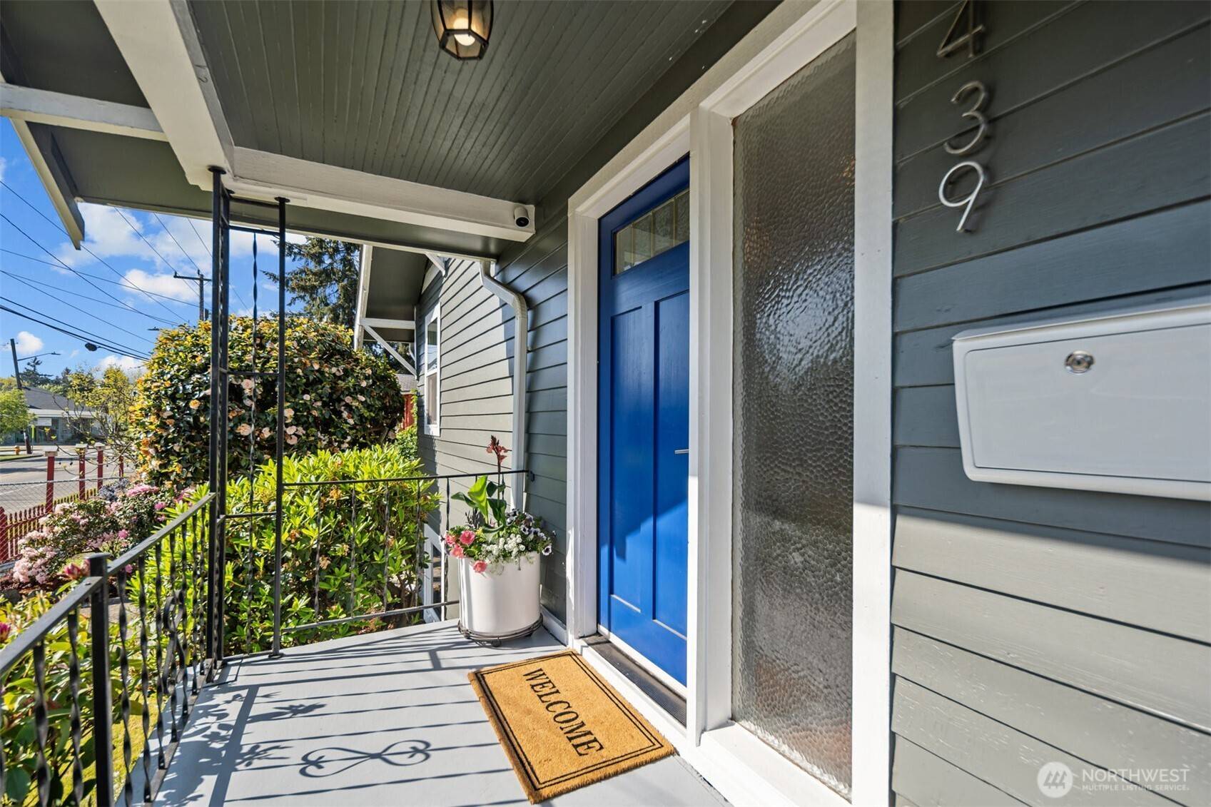 Seattle, WA 98106,8439 9th AVE SW