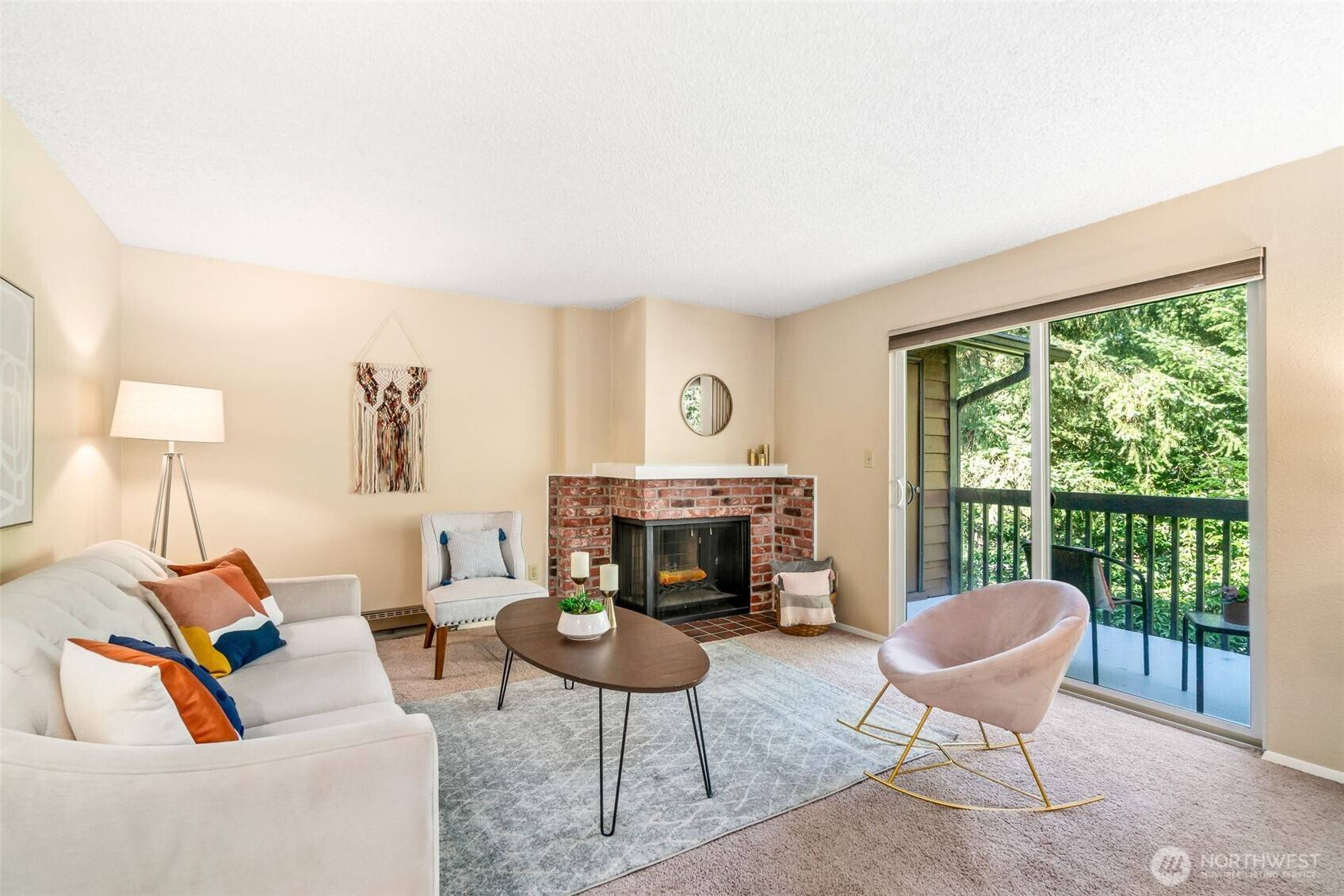 Bellevue, WA 98008,15617 NE 18th ST #C203