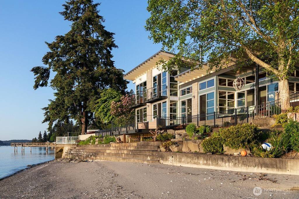 Port Orchard, WA 98366,3512 Beach DR E